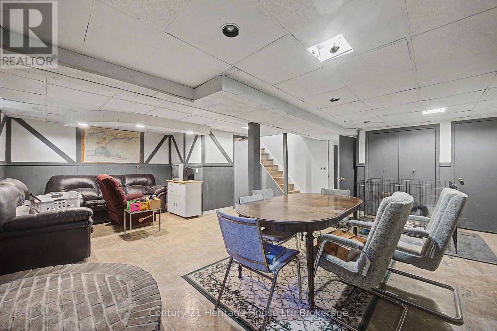34 CENTENNIAL AVENUE - Image 17