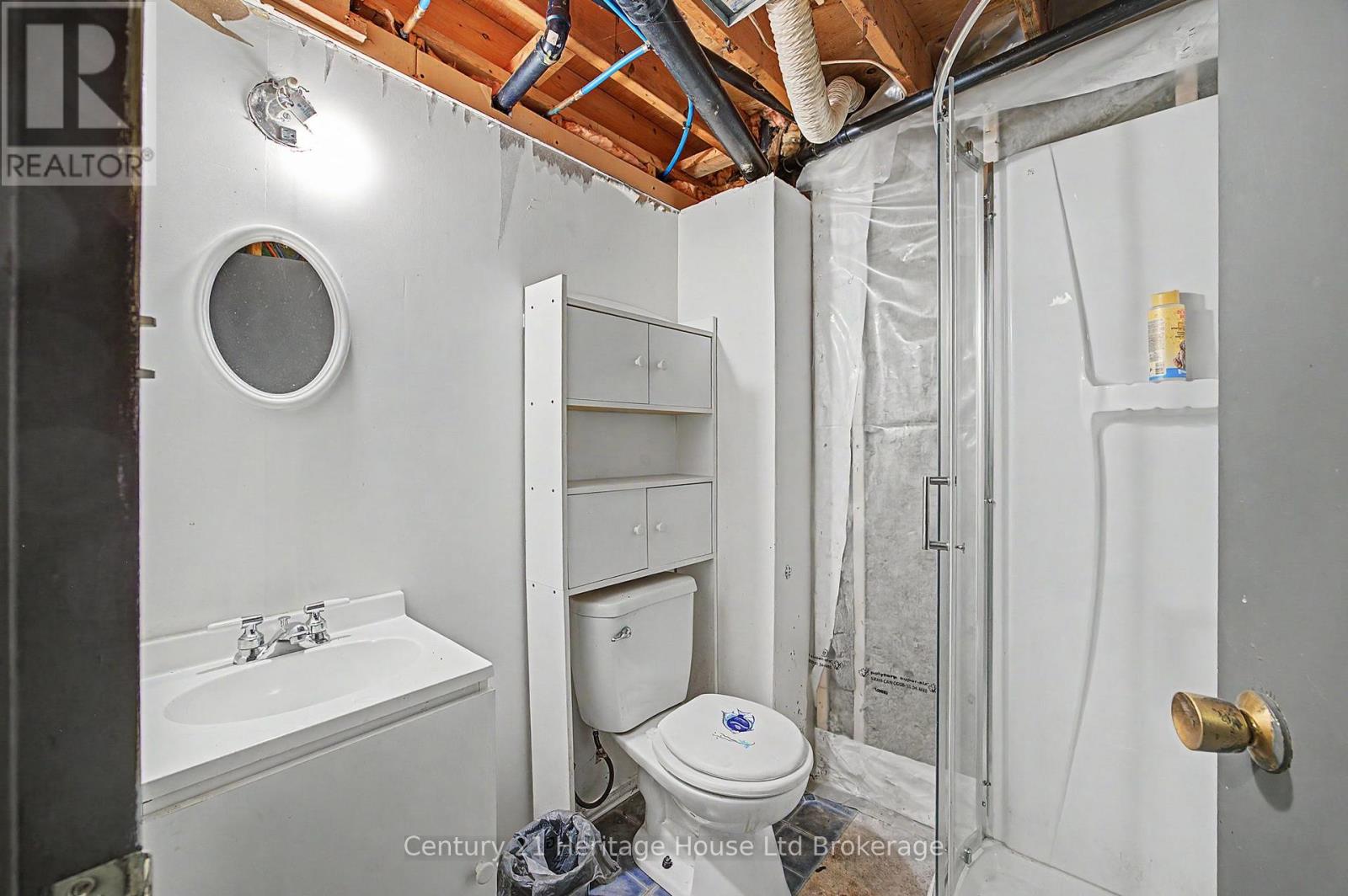 34 CENTENNIAL AVENUE - Image 18