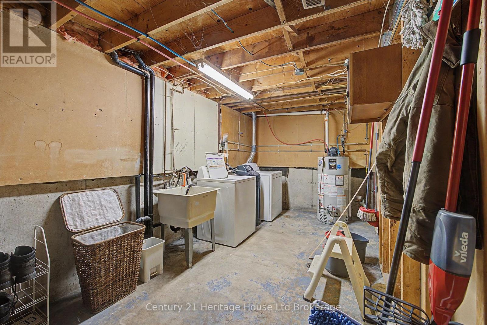 34 CENTENNIAL AVENUE - Image 25