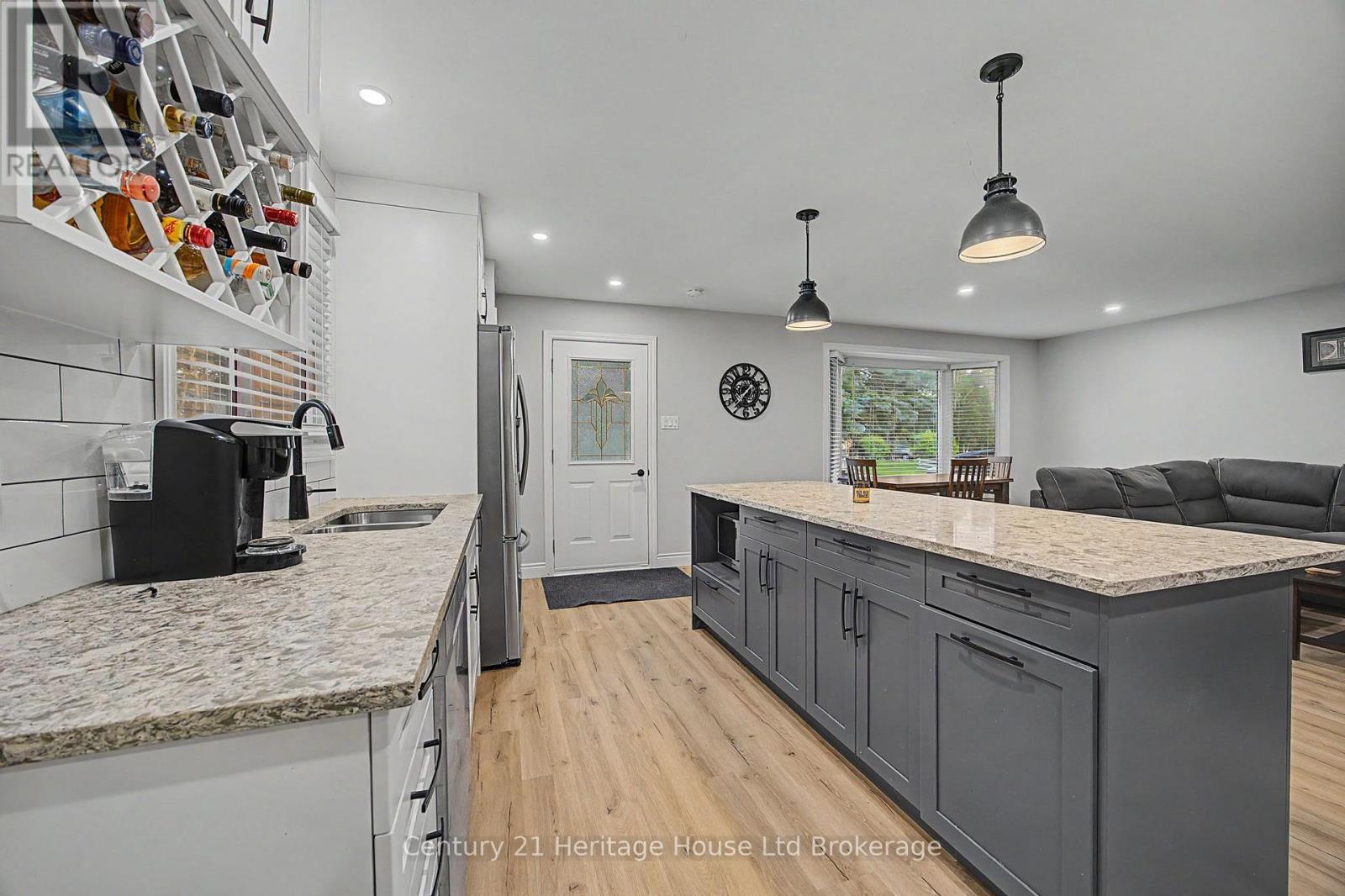 34 CENTENNIAL AVENUE - 3