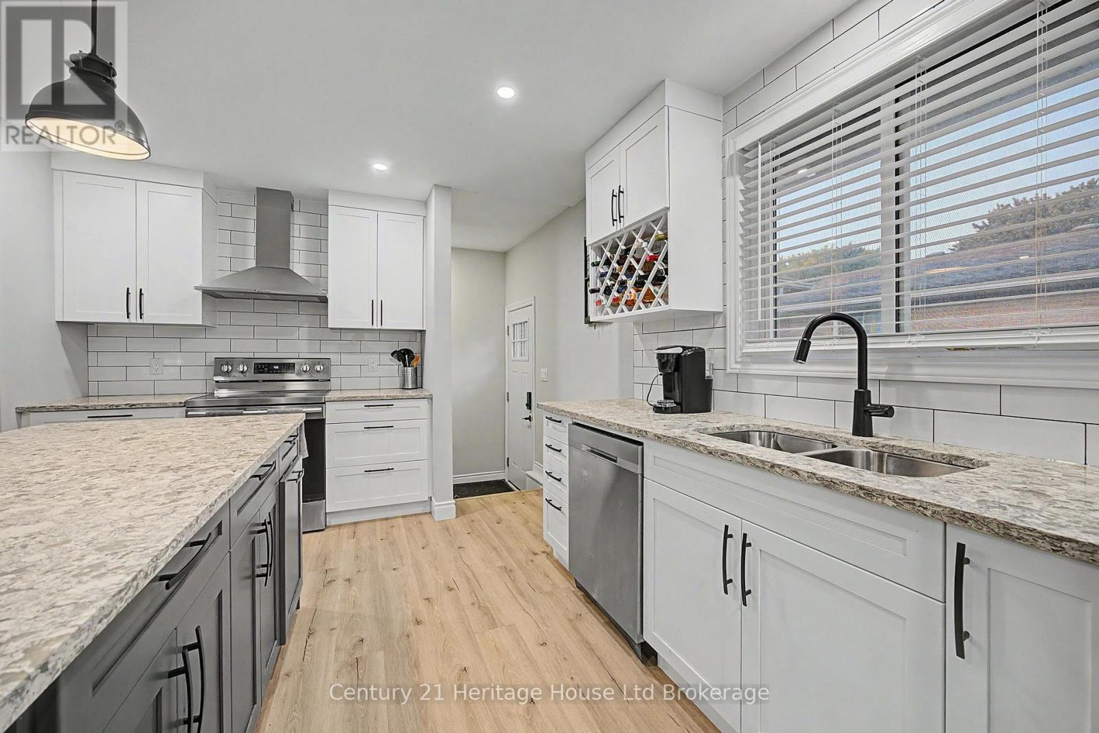 34 CENTENNIAL AVENUE - 5