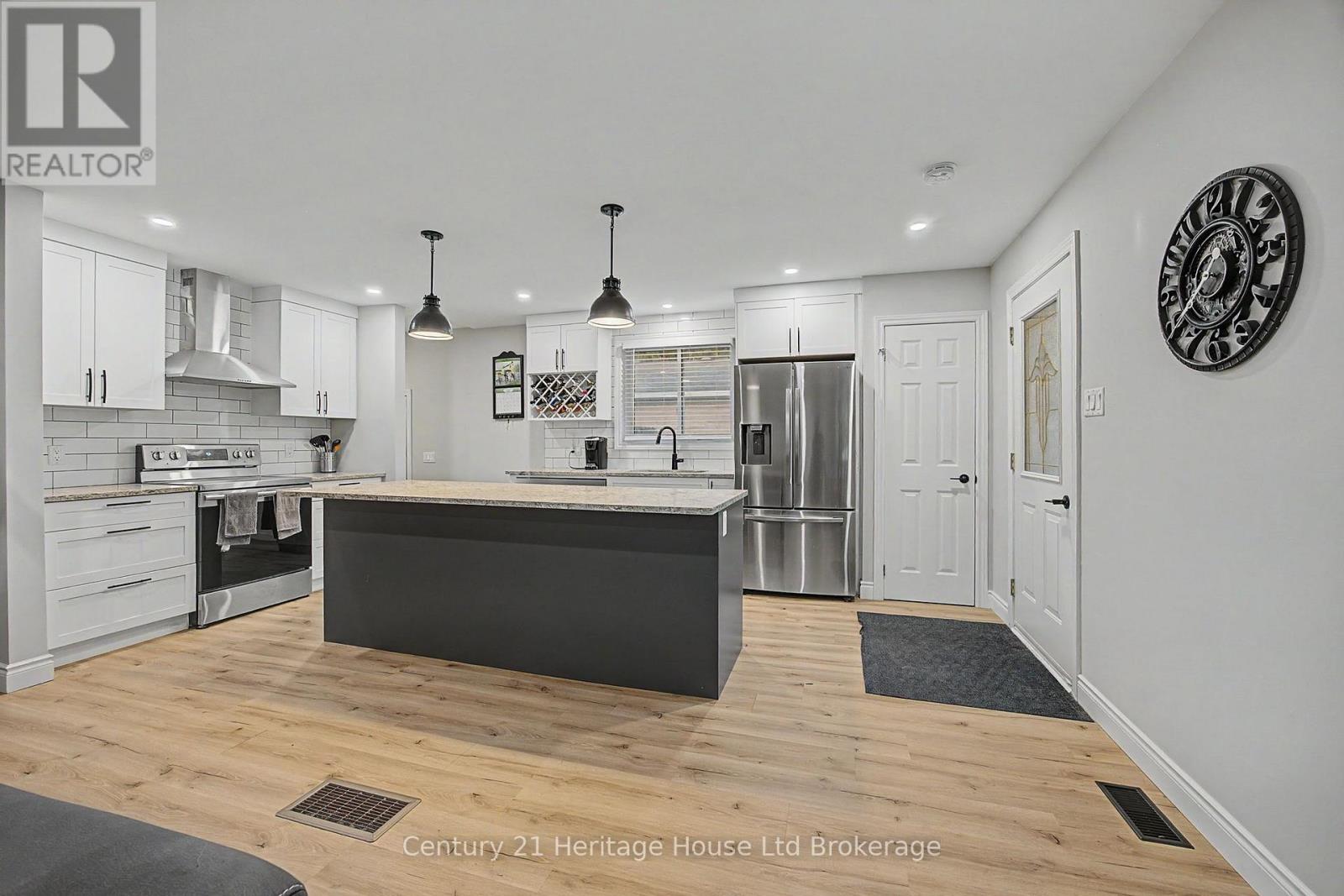 34 CENTENNIAL AVENUE - 7