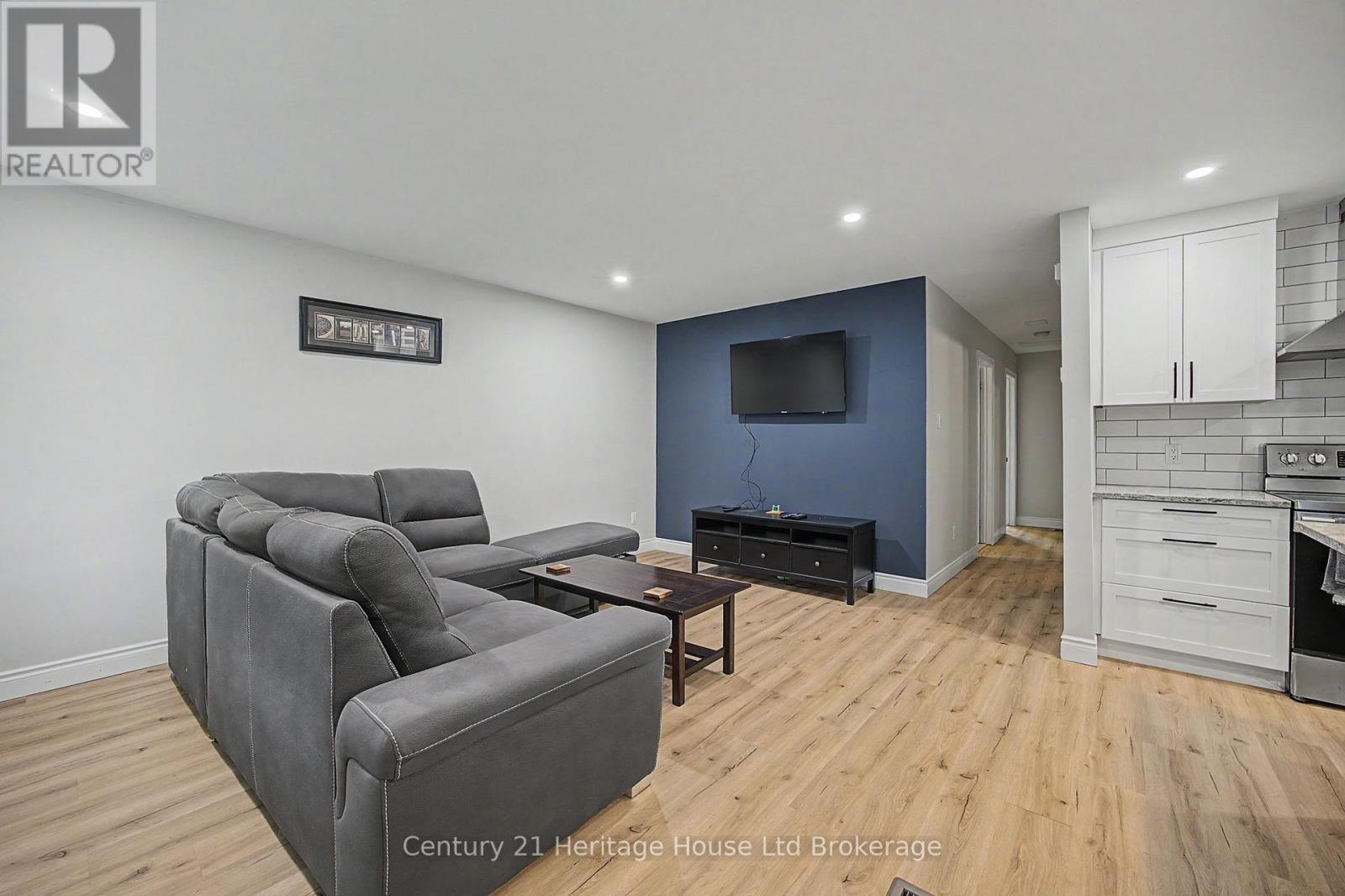 34 CENTENNIAL AVENUE - 8
