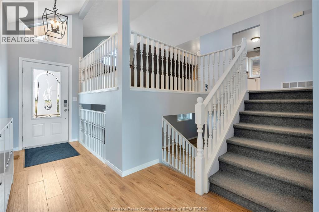 125 QUEEN STREET South - 2