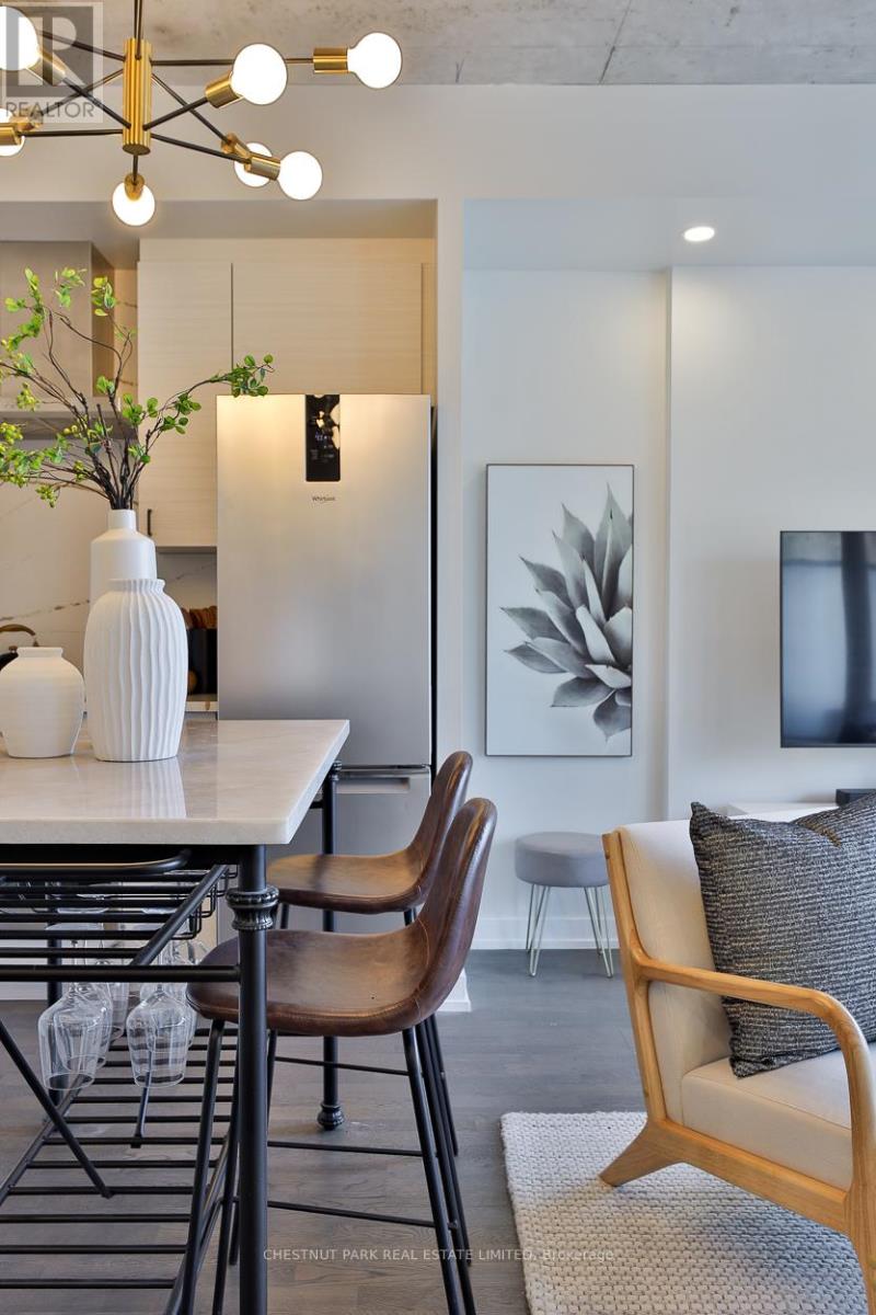 #434 461 ADELAIDE STREET W - 10