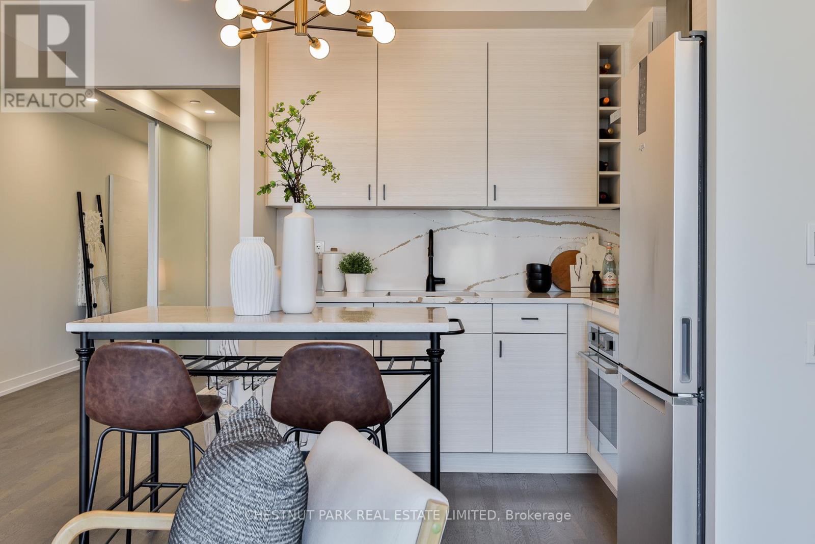 #434 461 ADELAIDE STREET W - 7