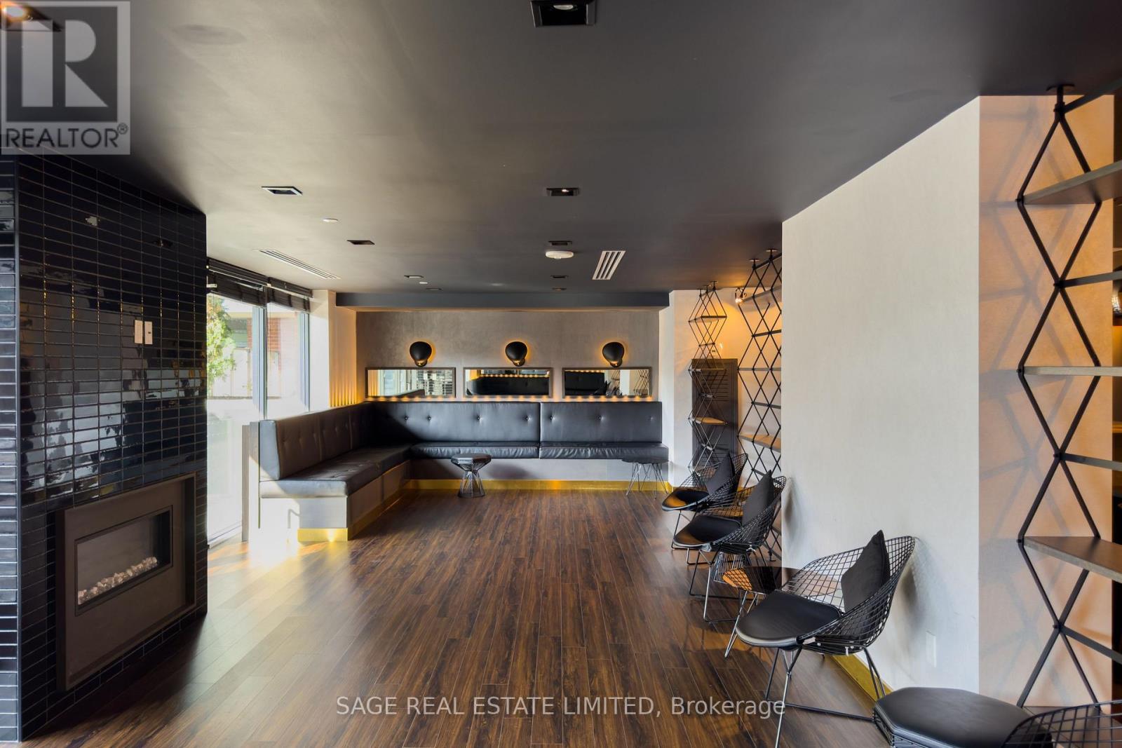 #214 106 DOVERCOURT ROAD - 21