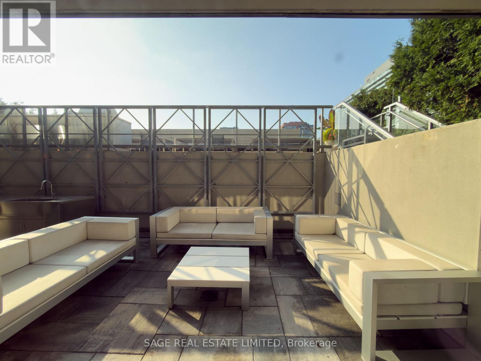#214 106 DOVERCOURT ROAD - 23