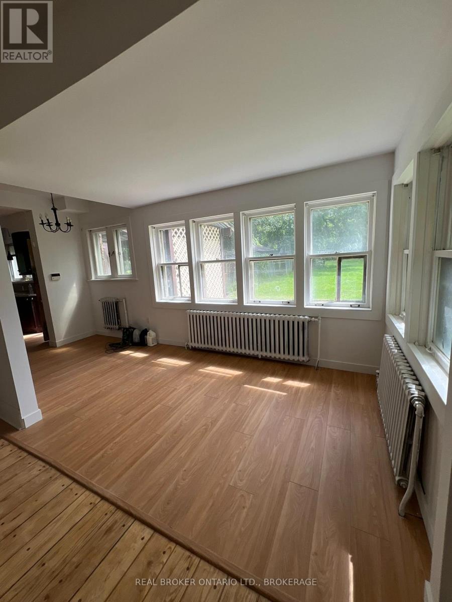 320 2ND STREET E, Cornwall — photo 9