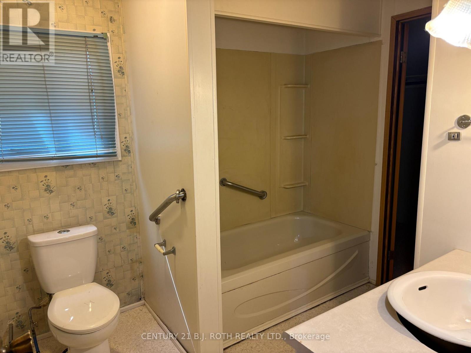 9 CHERRYWOOD LANE - Image 16