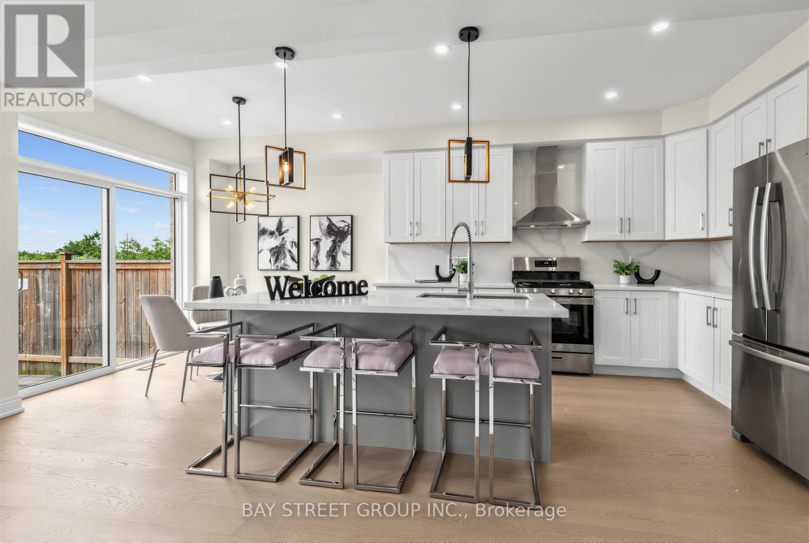 80 LIVING CRESCENT - Image 18