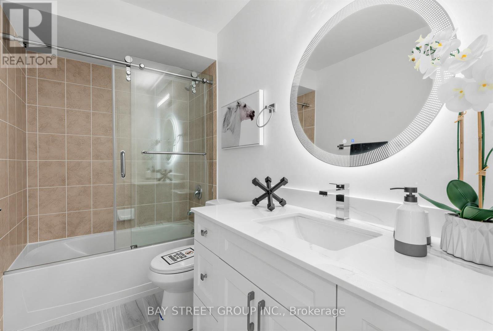 80 LIVING CRESCENT - Image 37