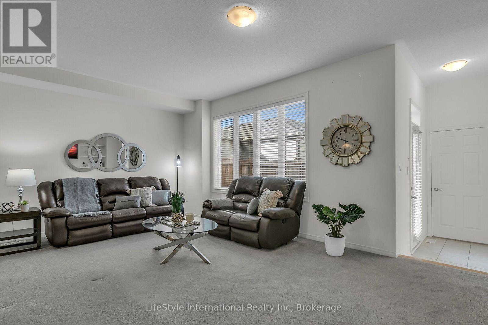 #5 210 FARLEY ROAD W - Image 13