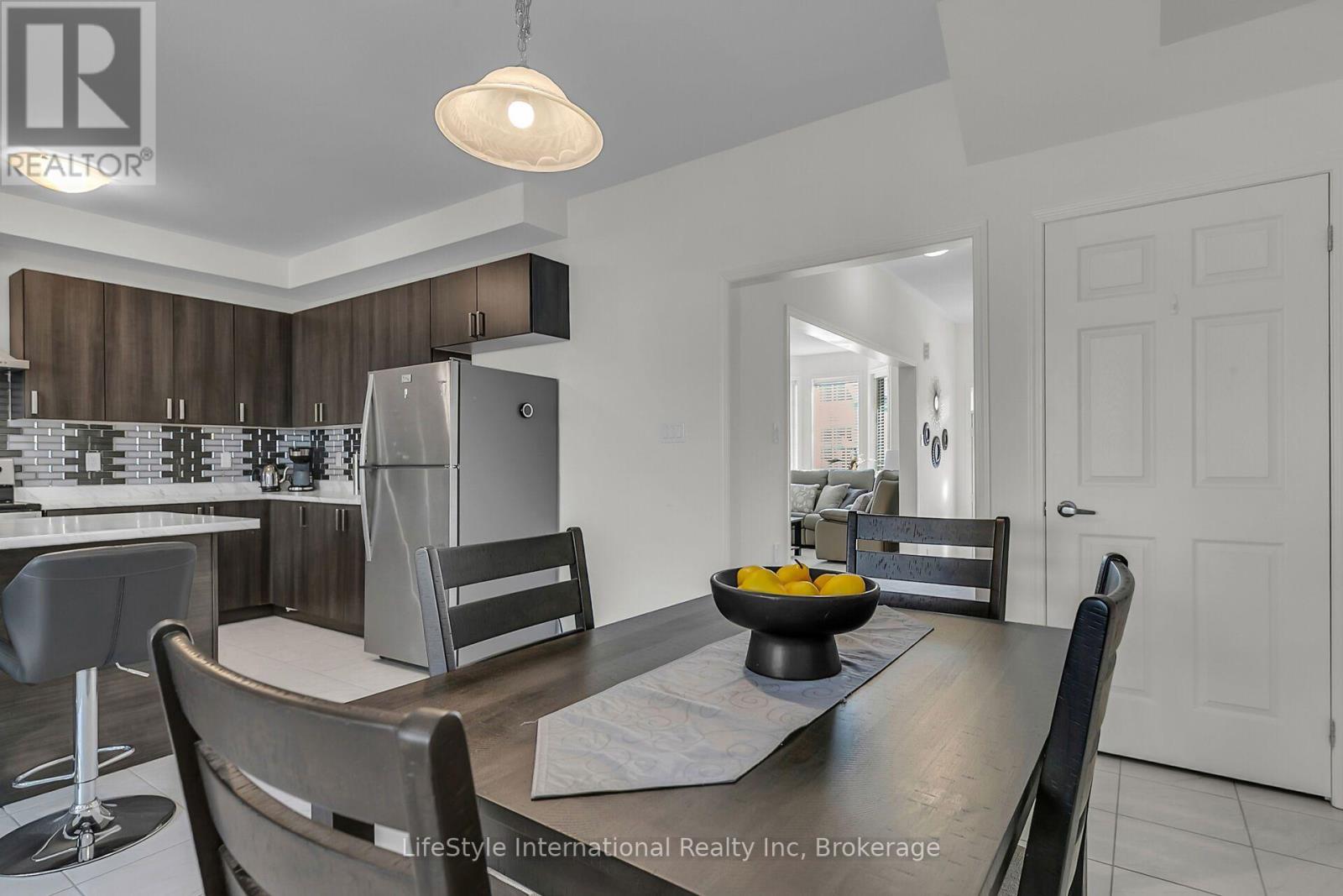 #5 210 FARLEY ROAD W - Image 18