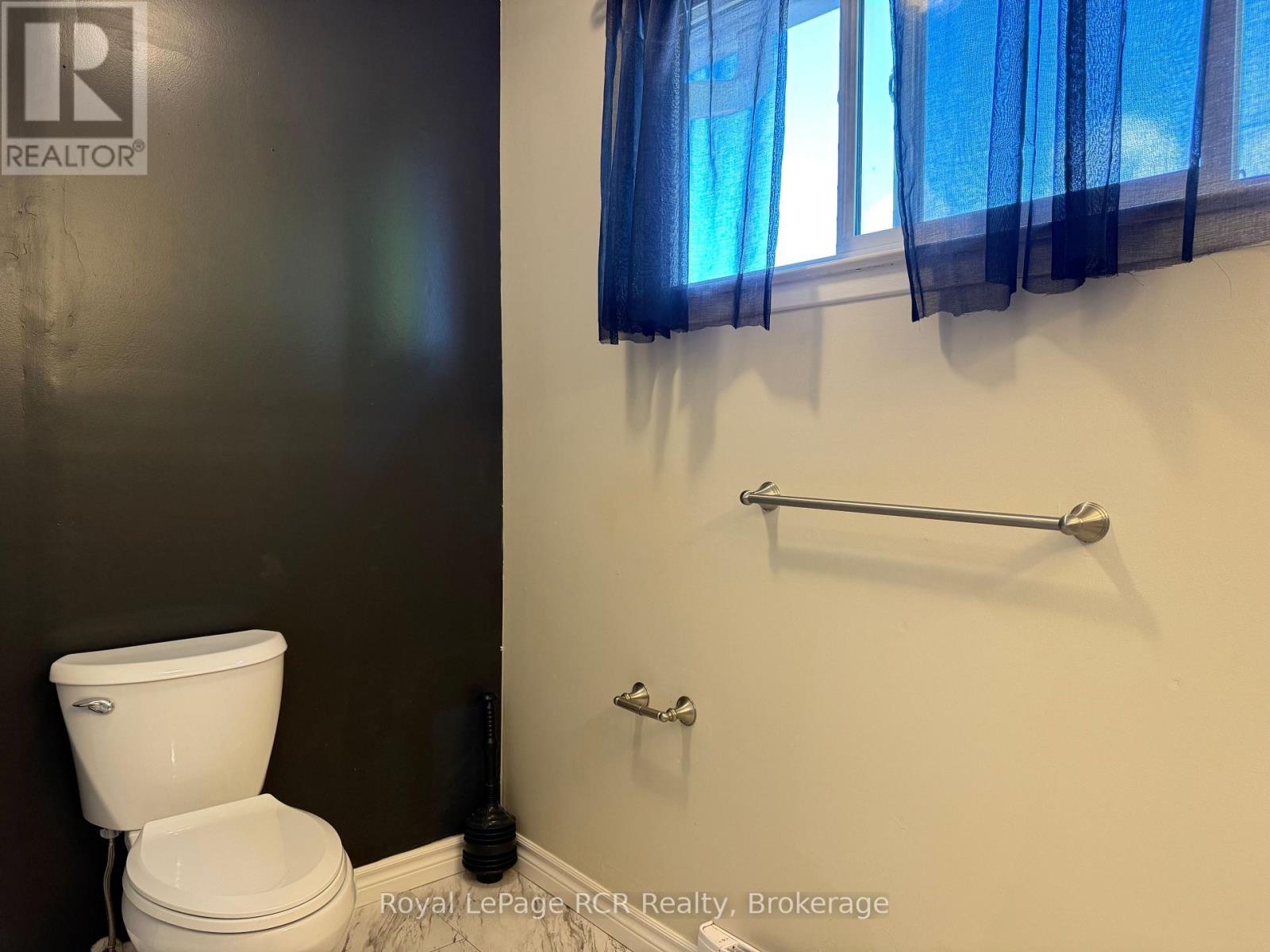 74 LAURIE CRESCENT - Image 16
