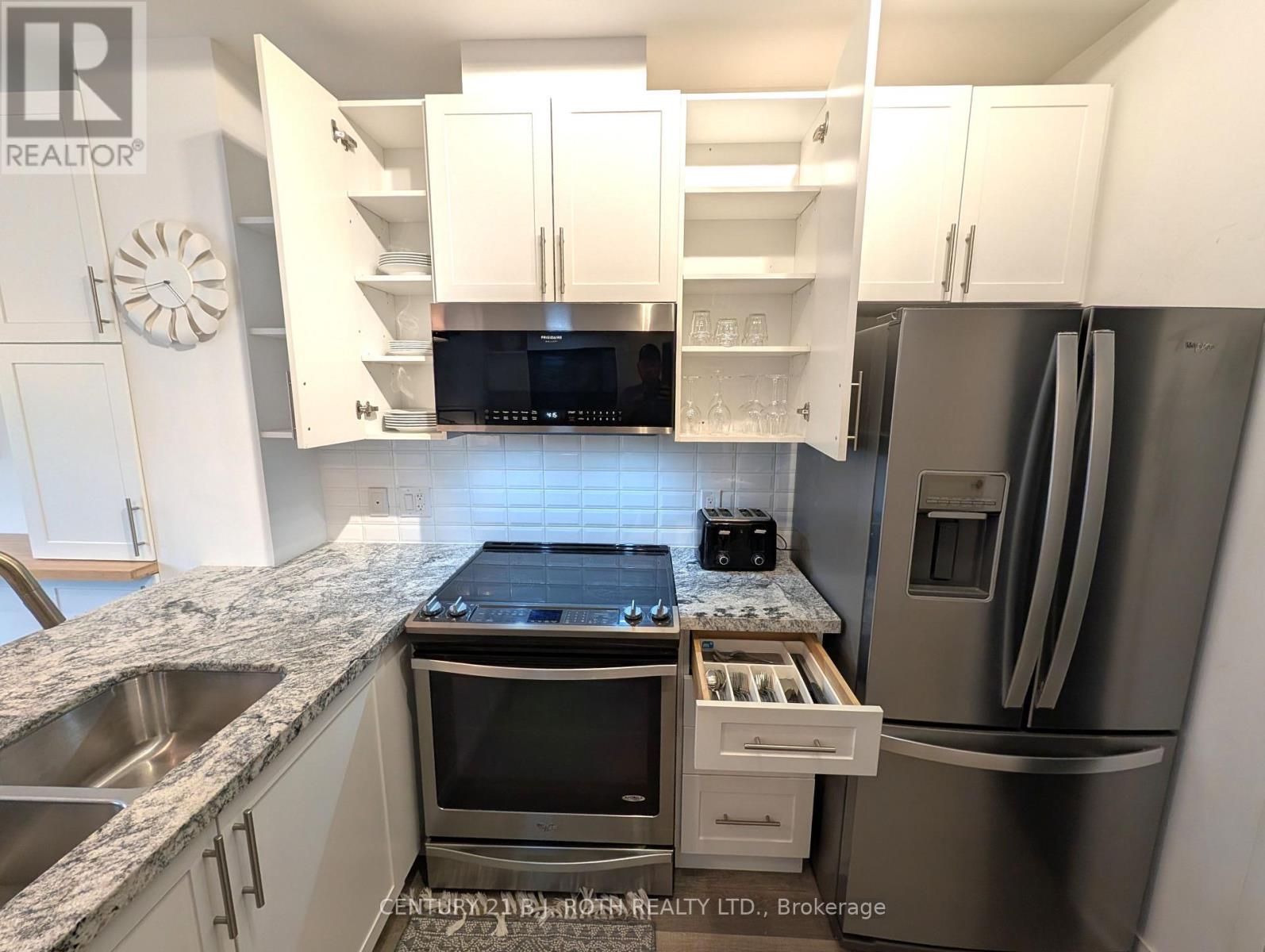 #302 40 HORSESHOE BOULEVARD - Image 11