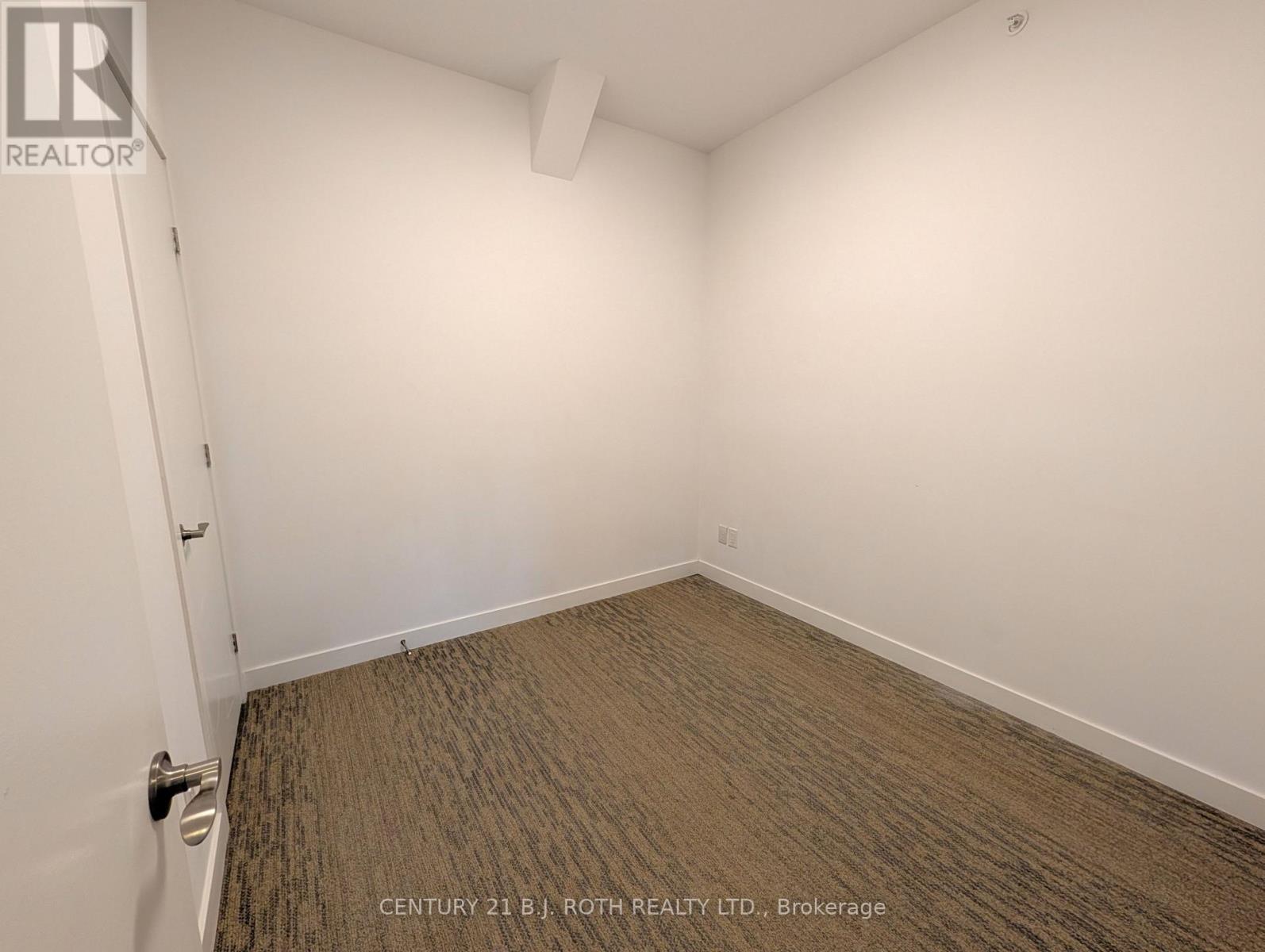 #302 40 HORSESHOE BOULEVARD - Image 18