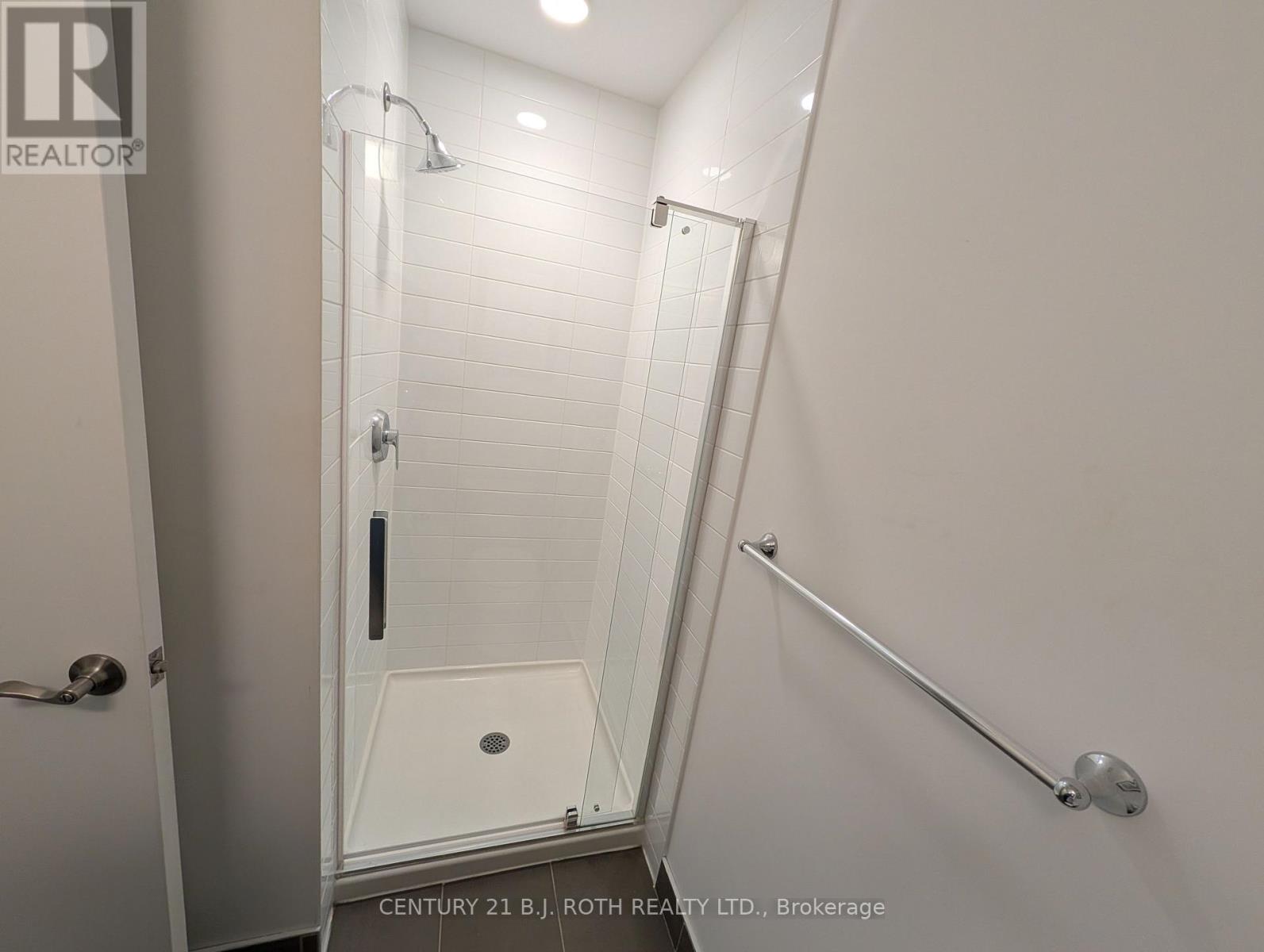 #302 40 HORSESHOE BOULEVARD - Image 20