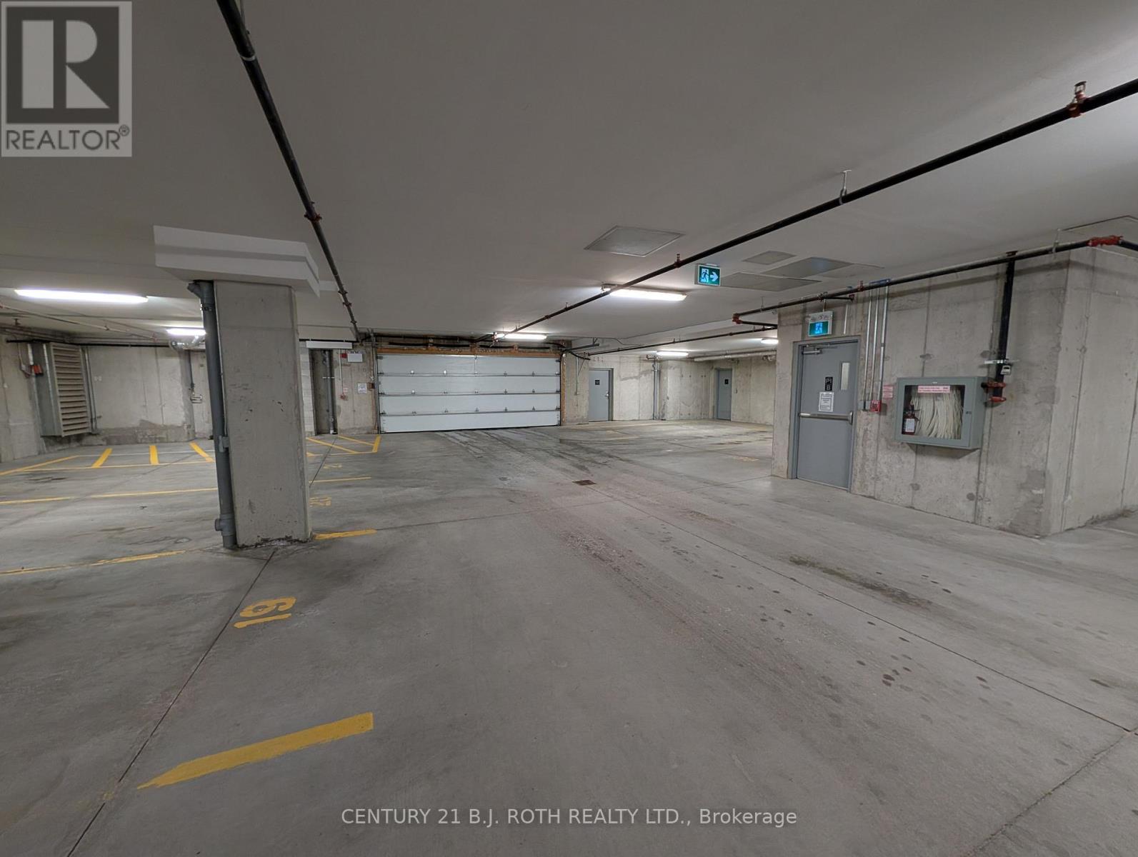 #302 40 HORSESHOE BOULEVARD - Image 31
