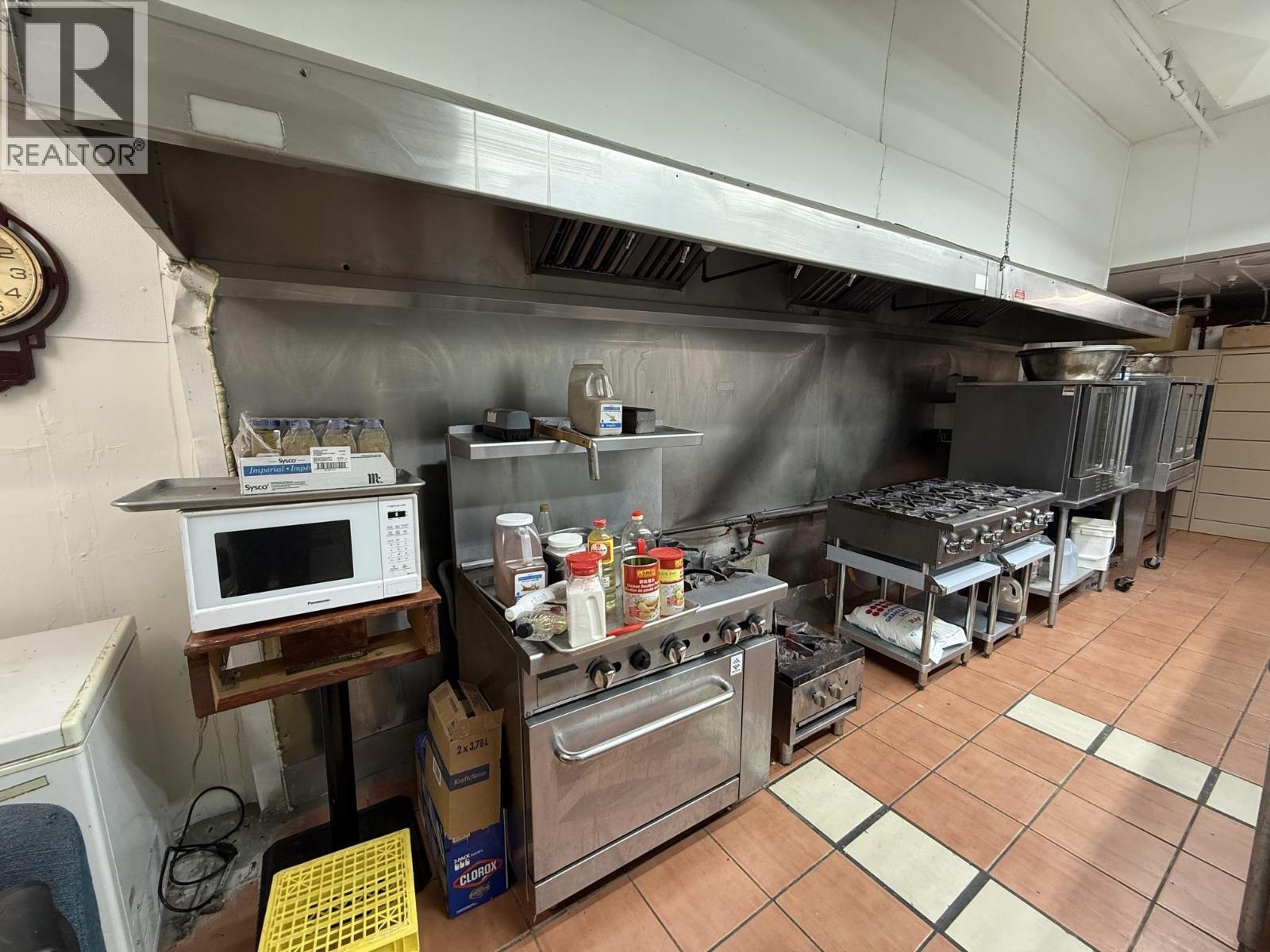 1312 MARINE Drive, Vancouver, British Columbia, V6P5Z6, Vancouver, British Columbia — photo 4 of 5