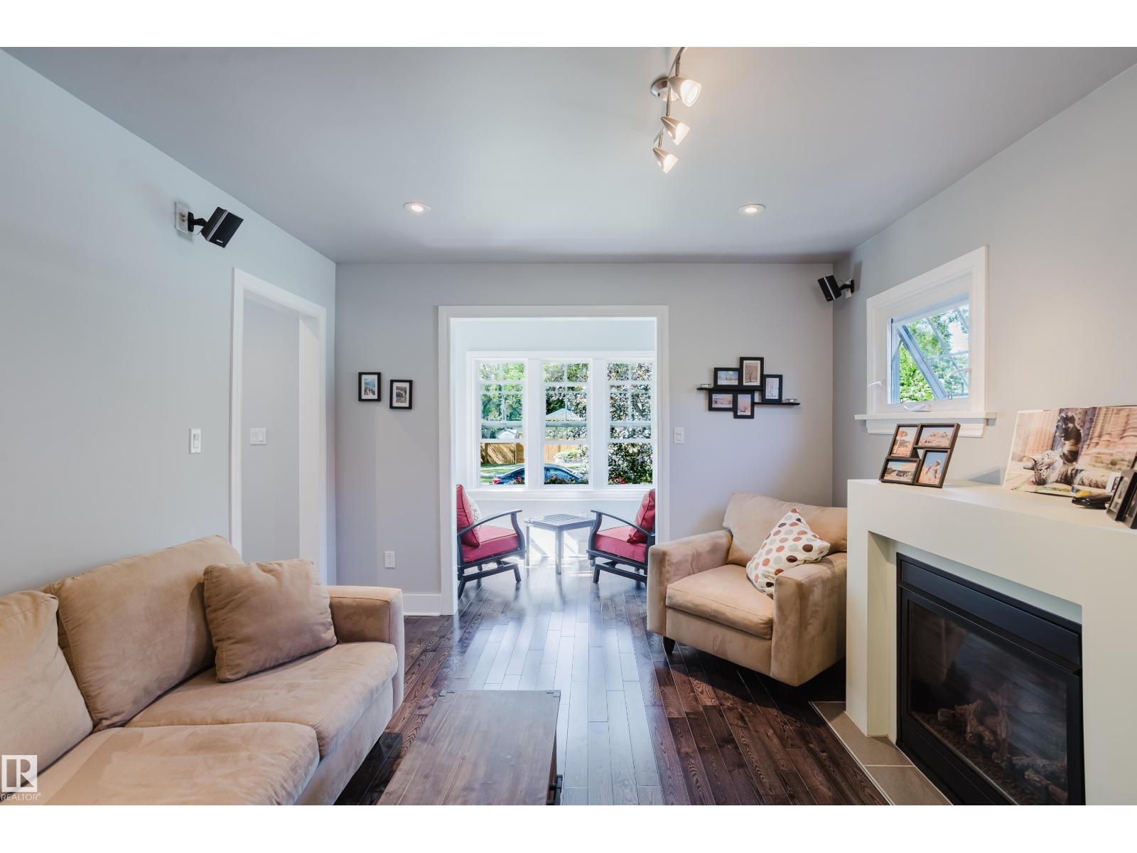 11231 126 ST NW - 10