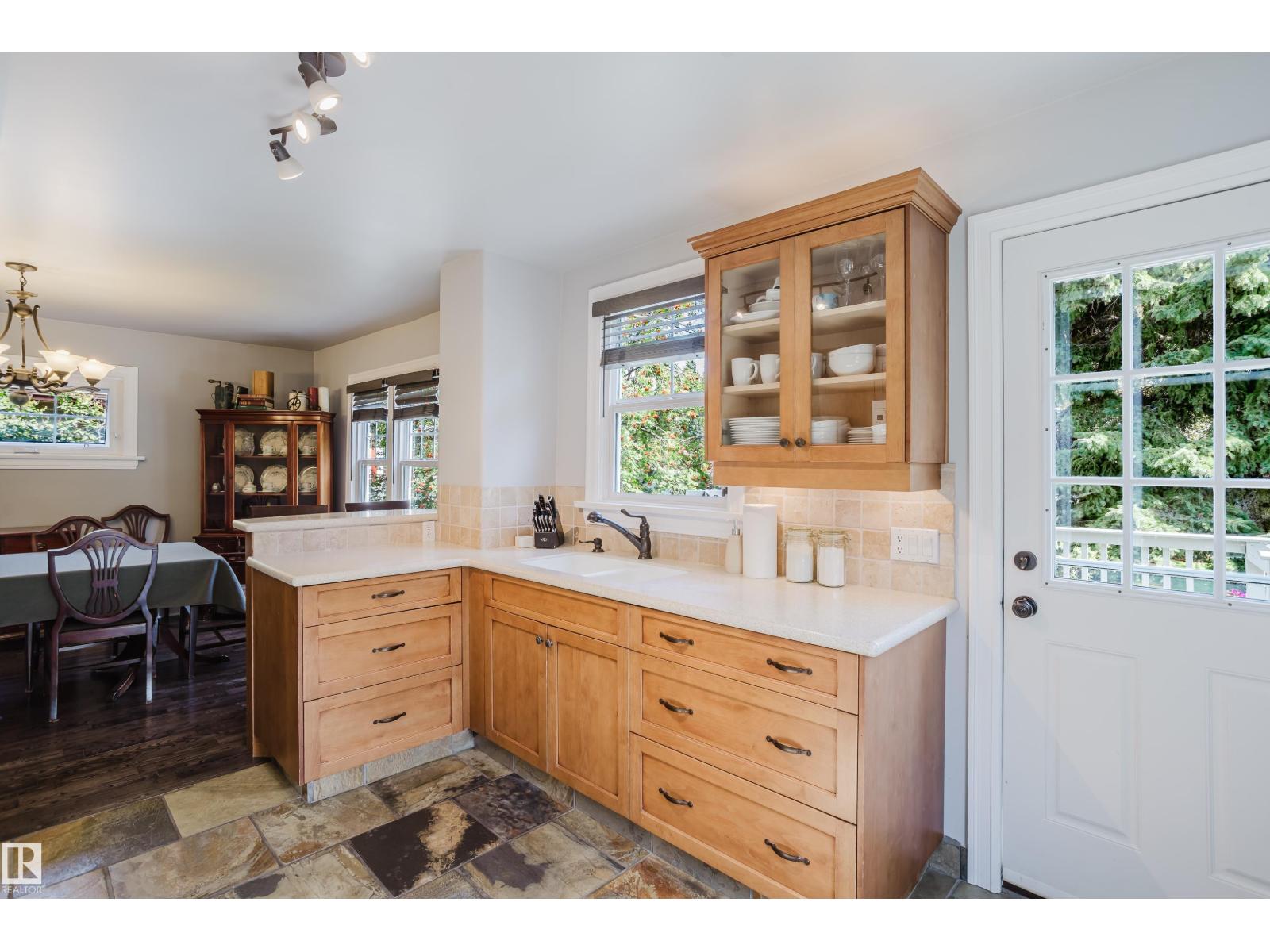 11231 126 ST NW - 20