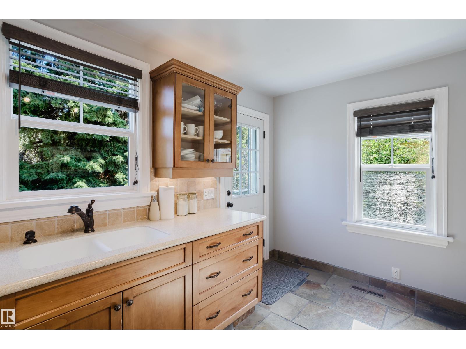 11231 126 ST NW - 23