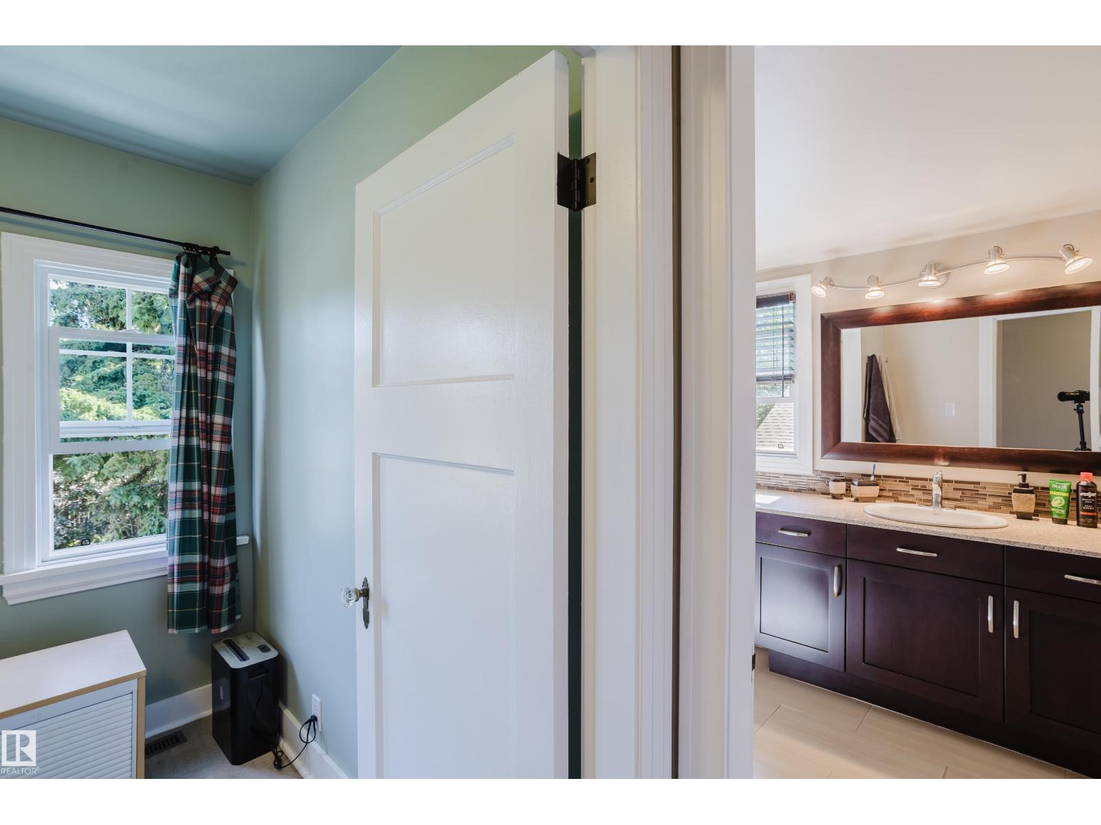 11231 126 ST NW - Image 30
