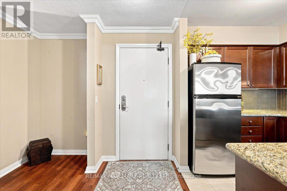 #412 220 FORUM DRIVE - Image 14