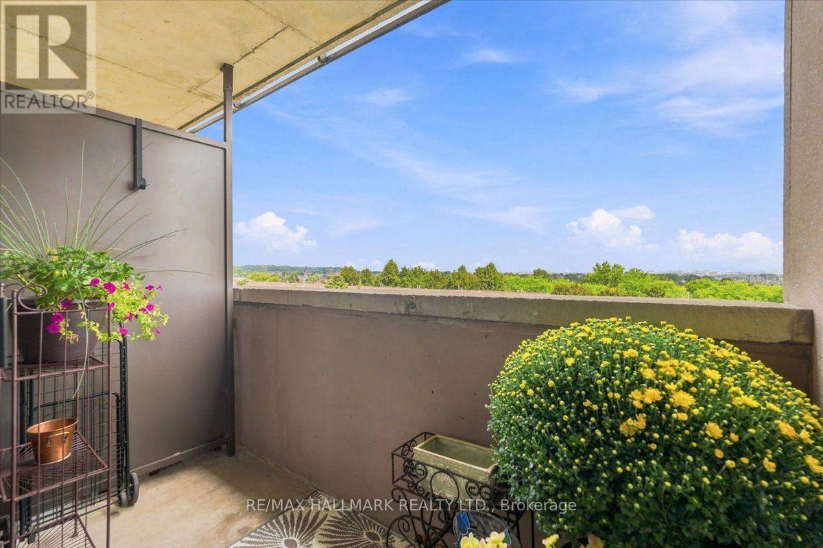 #412 220 FORUM DRIVE - Image 29