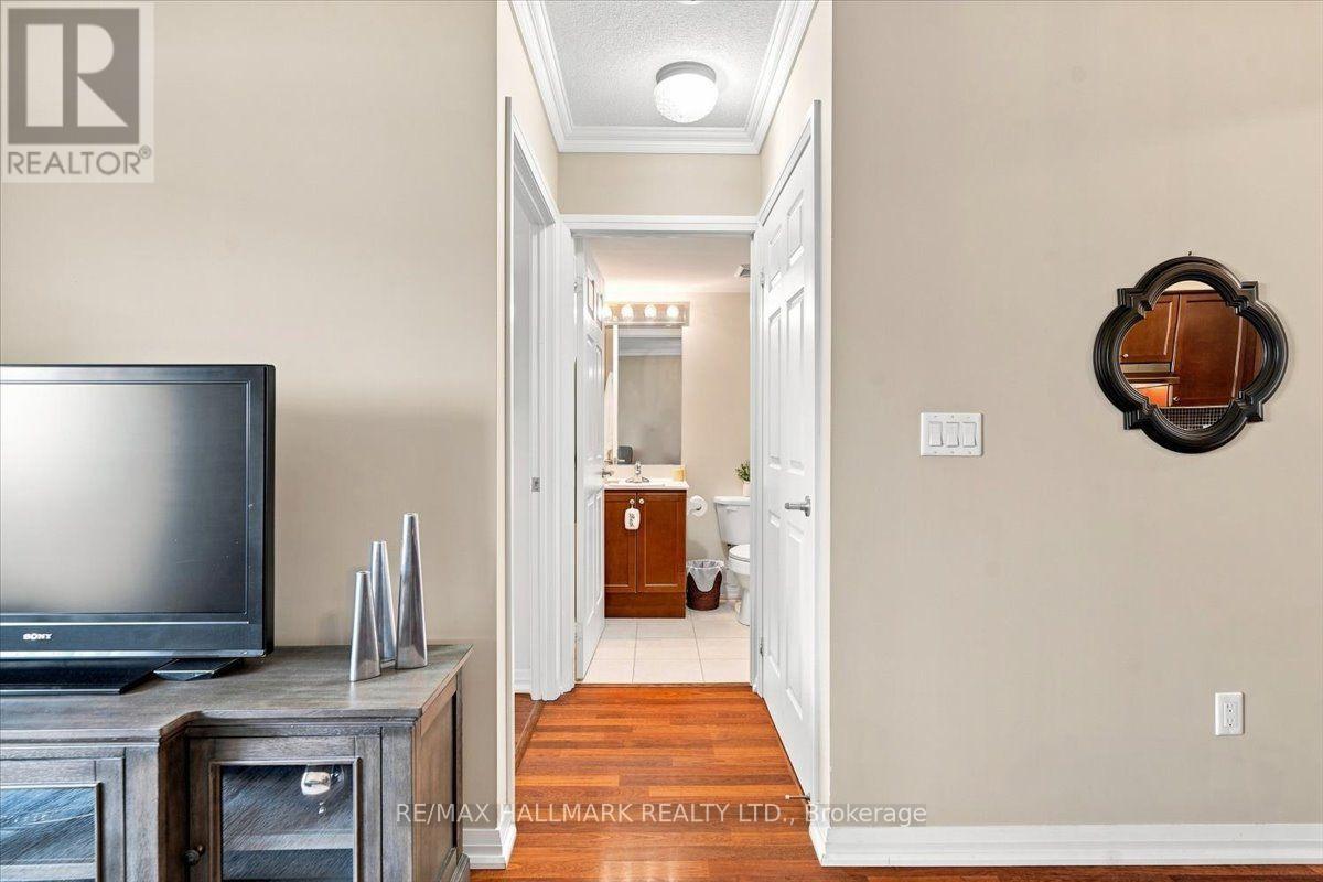 #412 220 FORUM DRIVE - Image 33