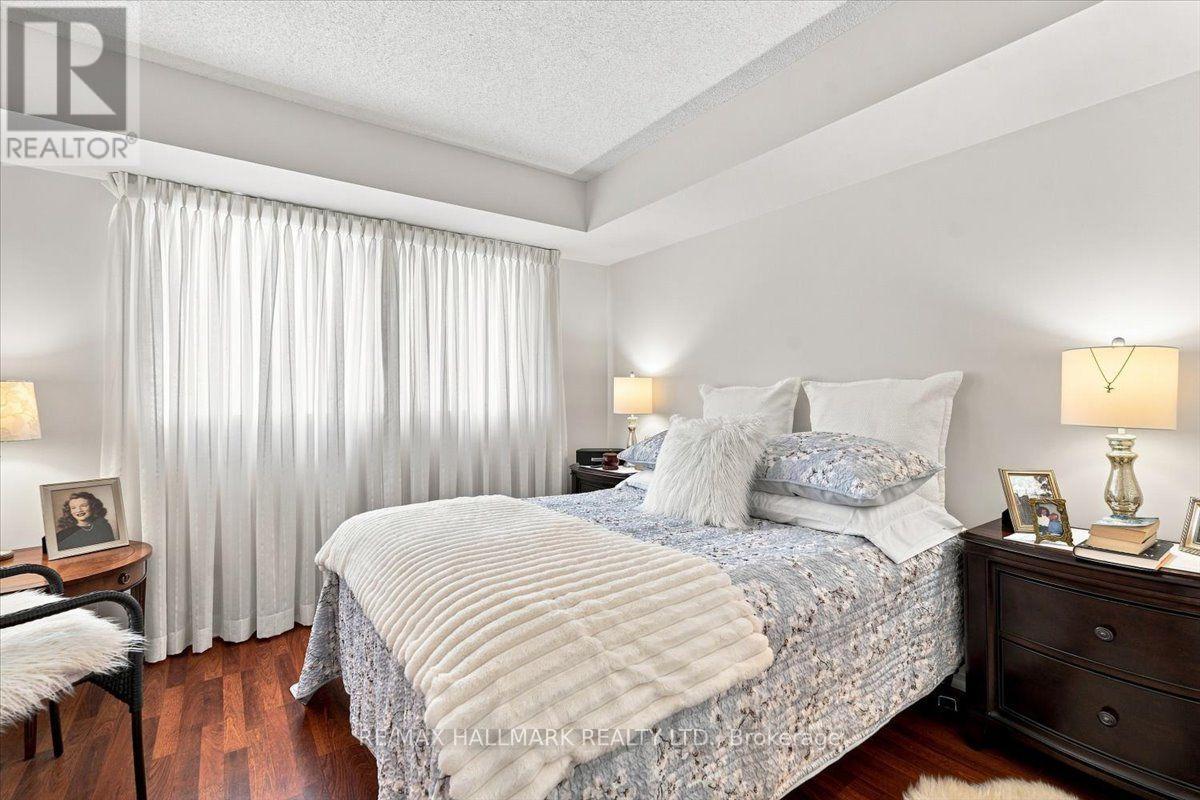 #412 220 FORUM DRIVE - Image 34