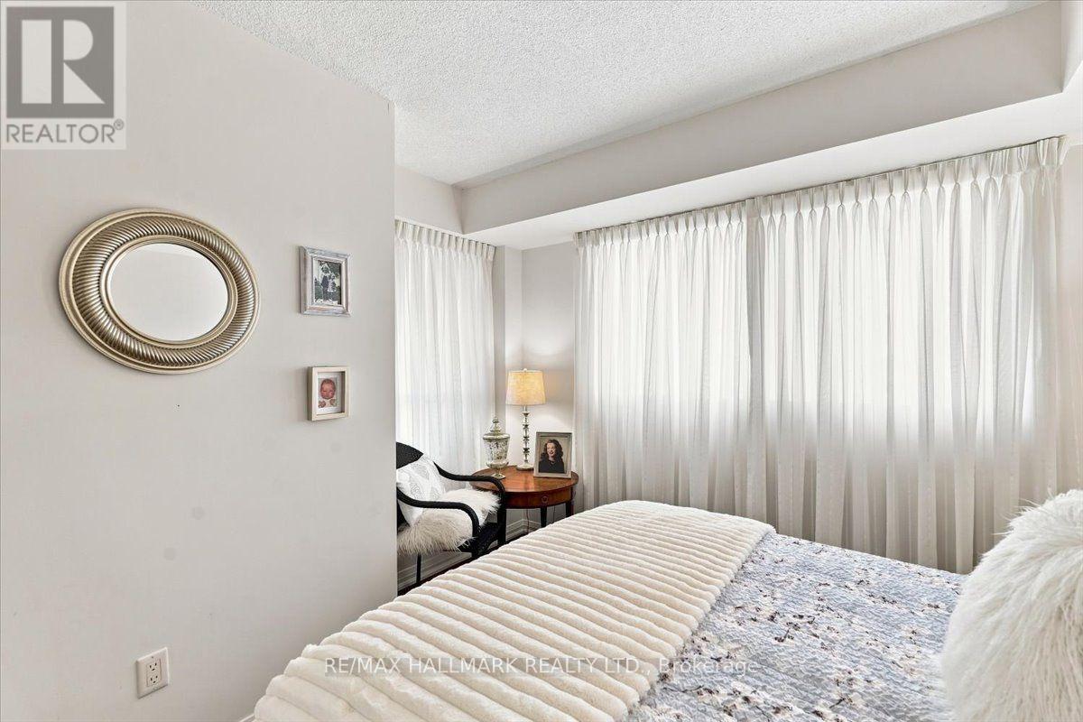 #412 220 FORUM DRIVE - Image 36