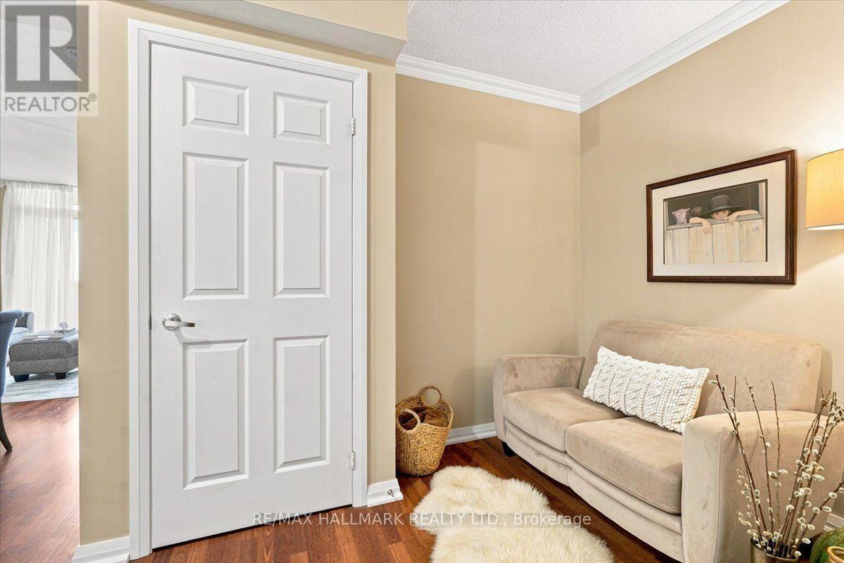 #412 220 FORUM DRIVE - 38