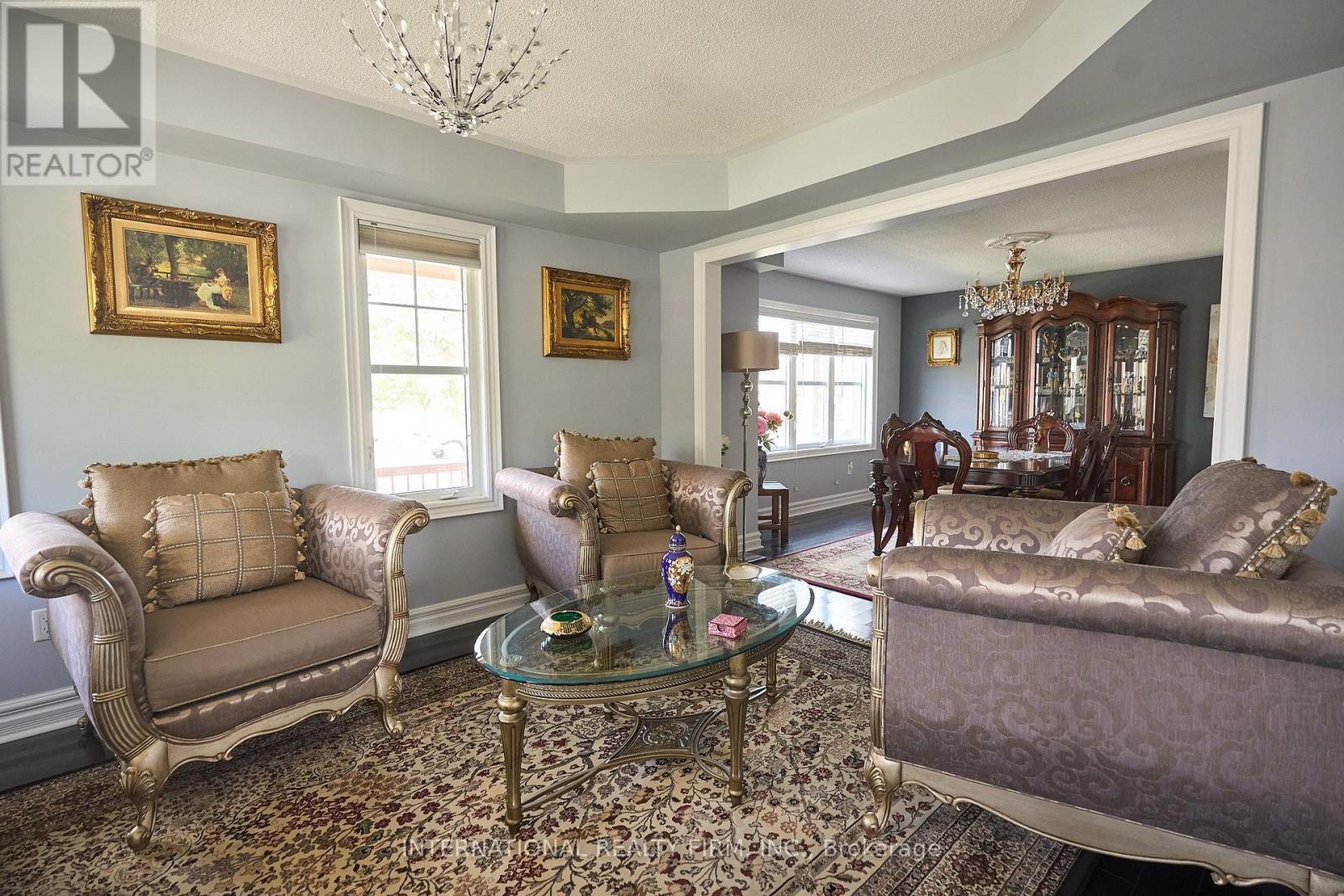 212 PRINGLE AVENUE - 10