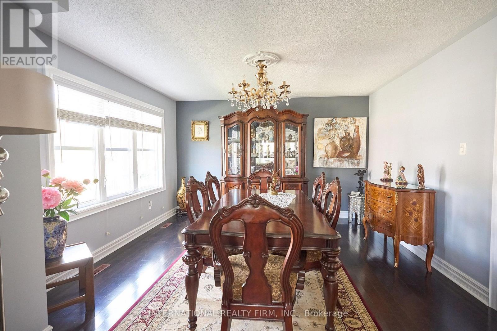 212 PRINGLE AVENUE - 11