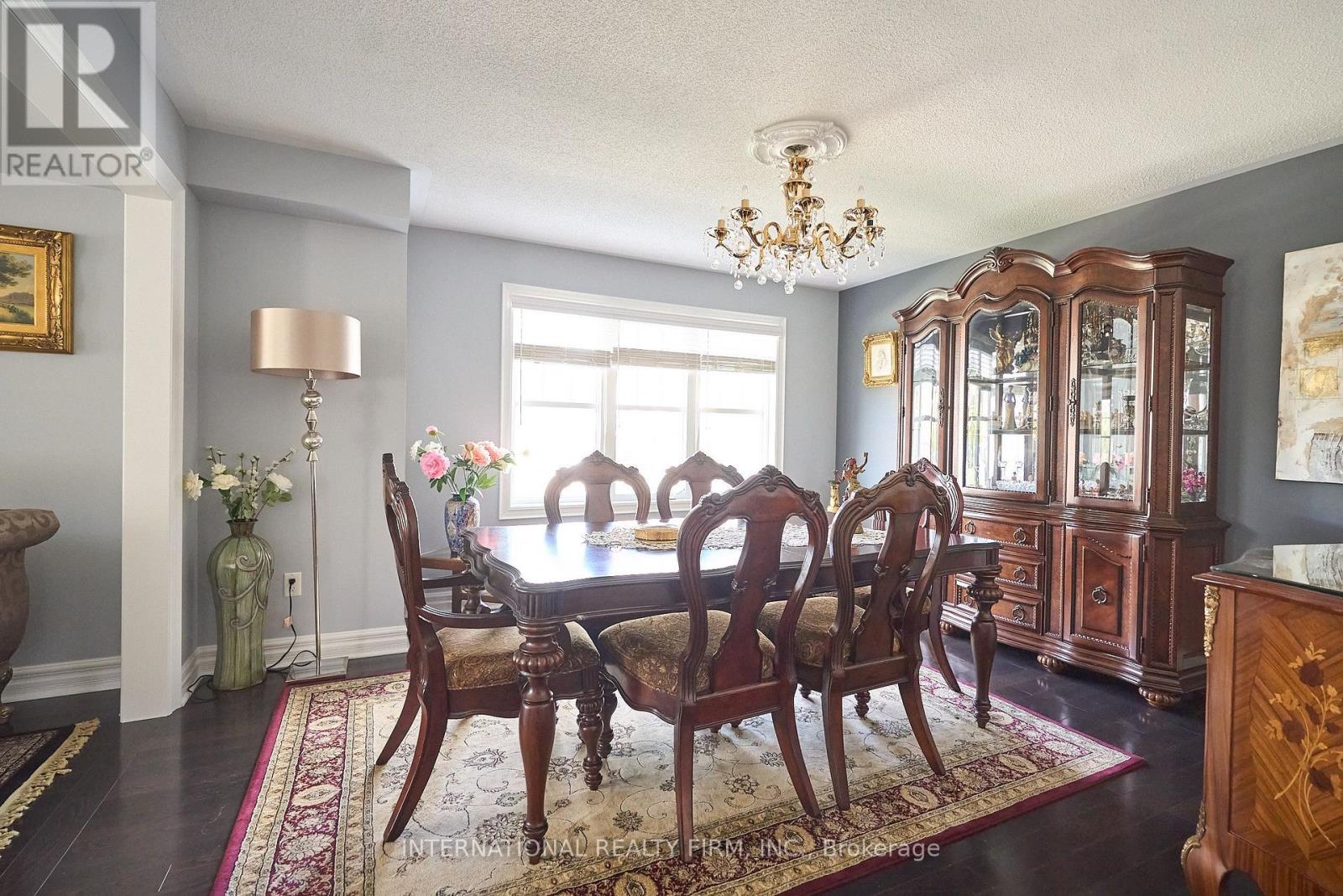 212 PRINGLE AVENUE - 12