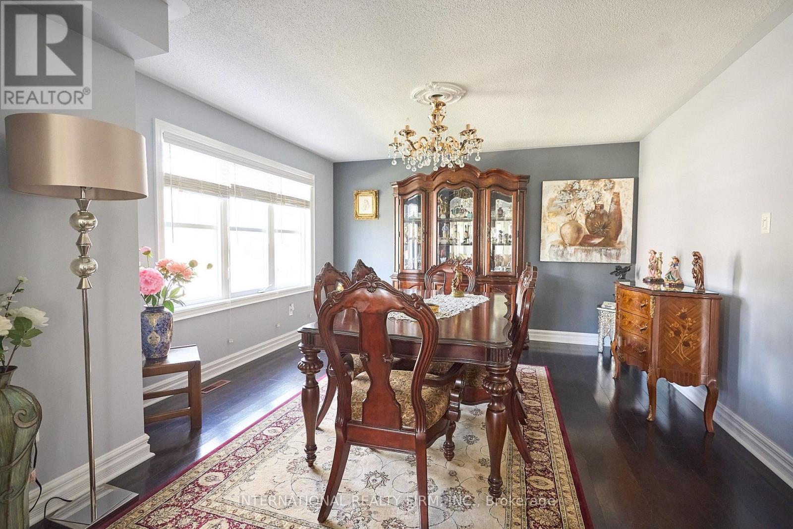 212 PRINGLE AVENUE - 13