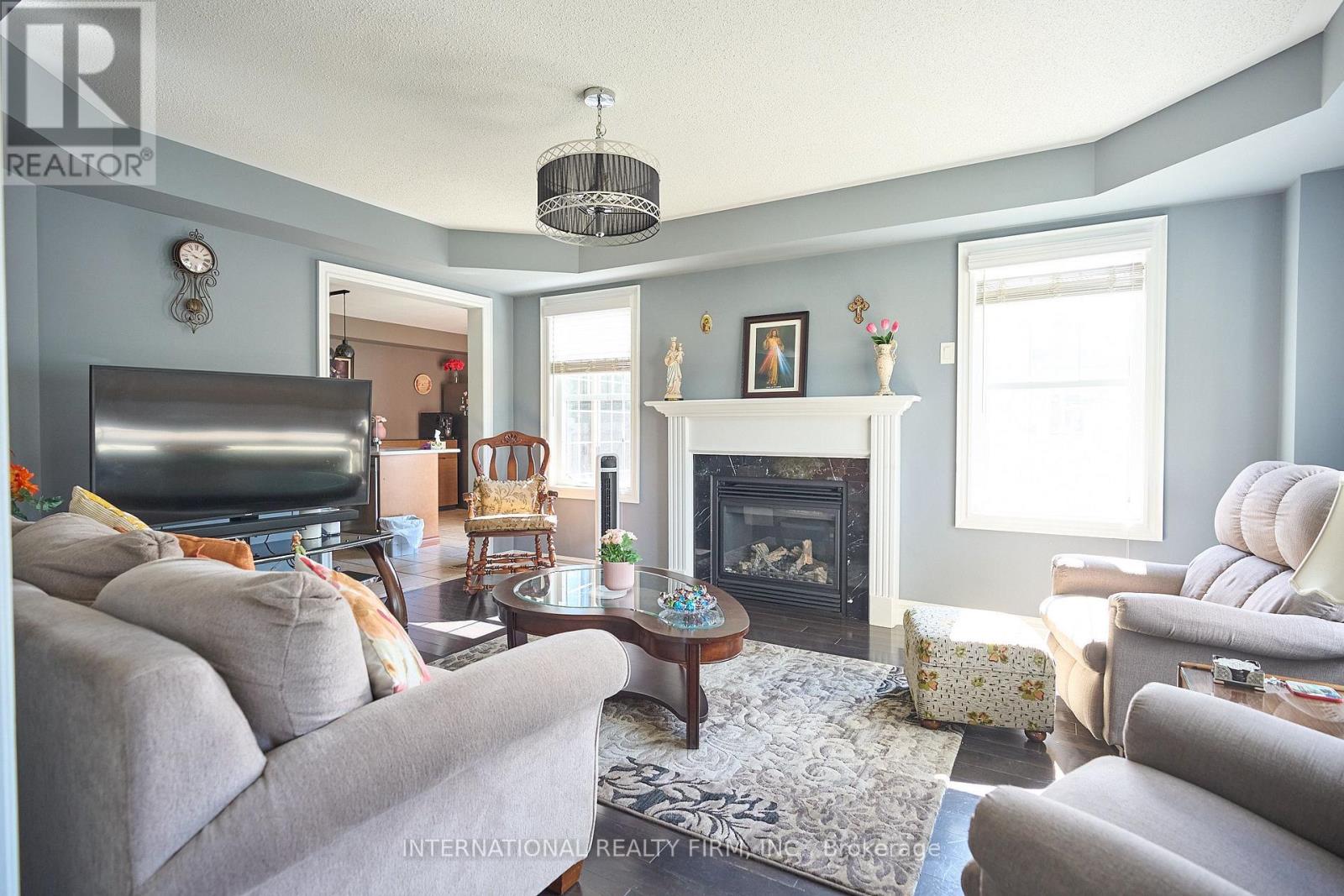 212 PRINGLE AVENUE - 15