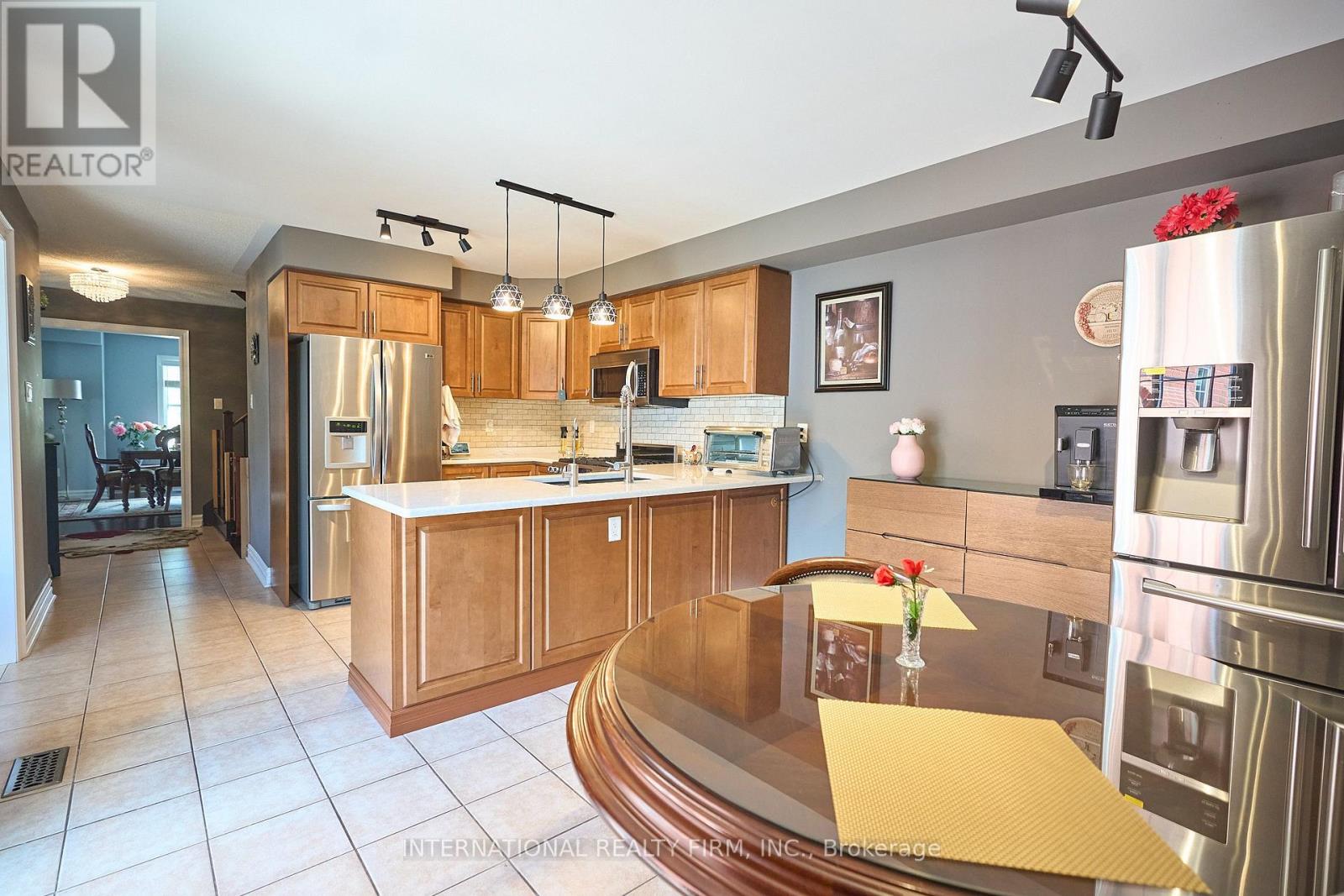 212 PRINGLE AVENUE - 19