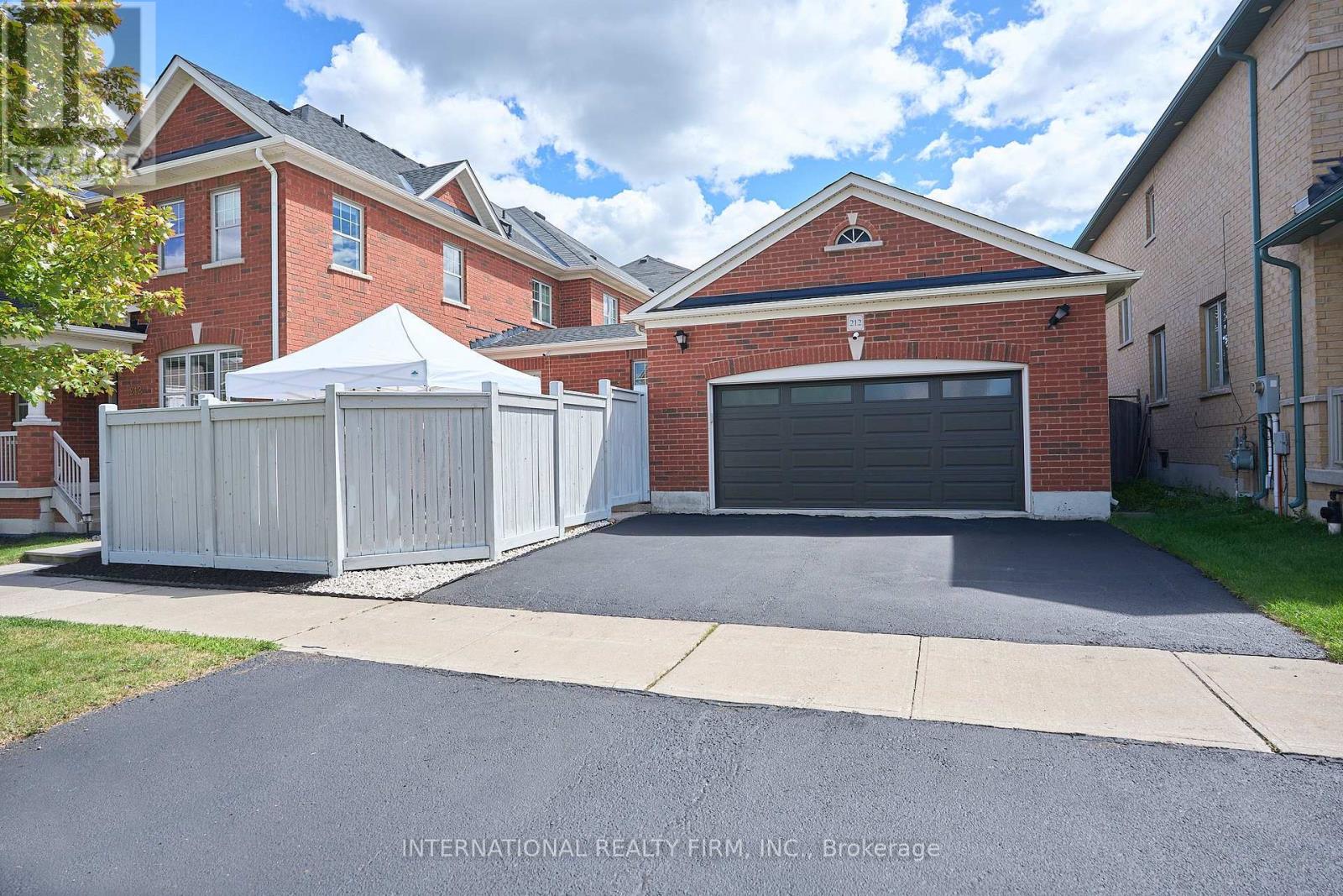 212 PRINGLE AVENUE - 4