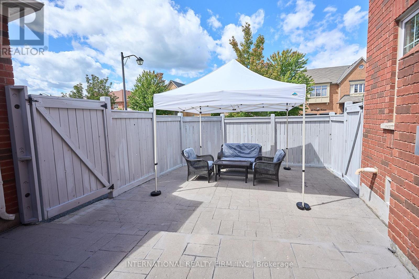 212 PRINGLE AVENUE - 7
