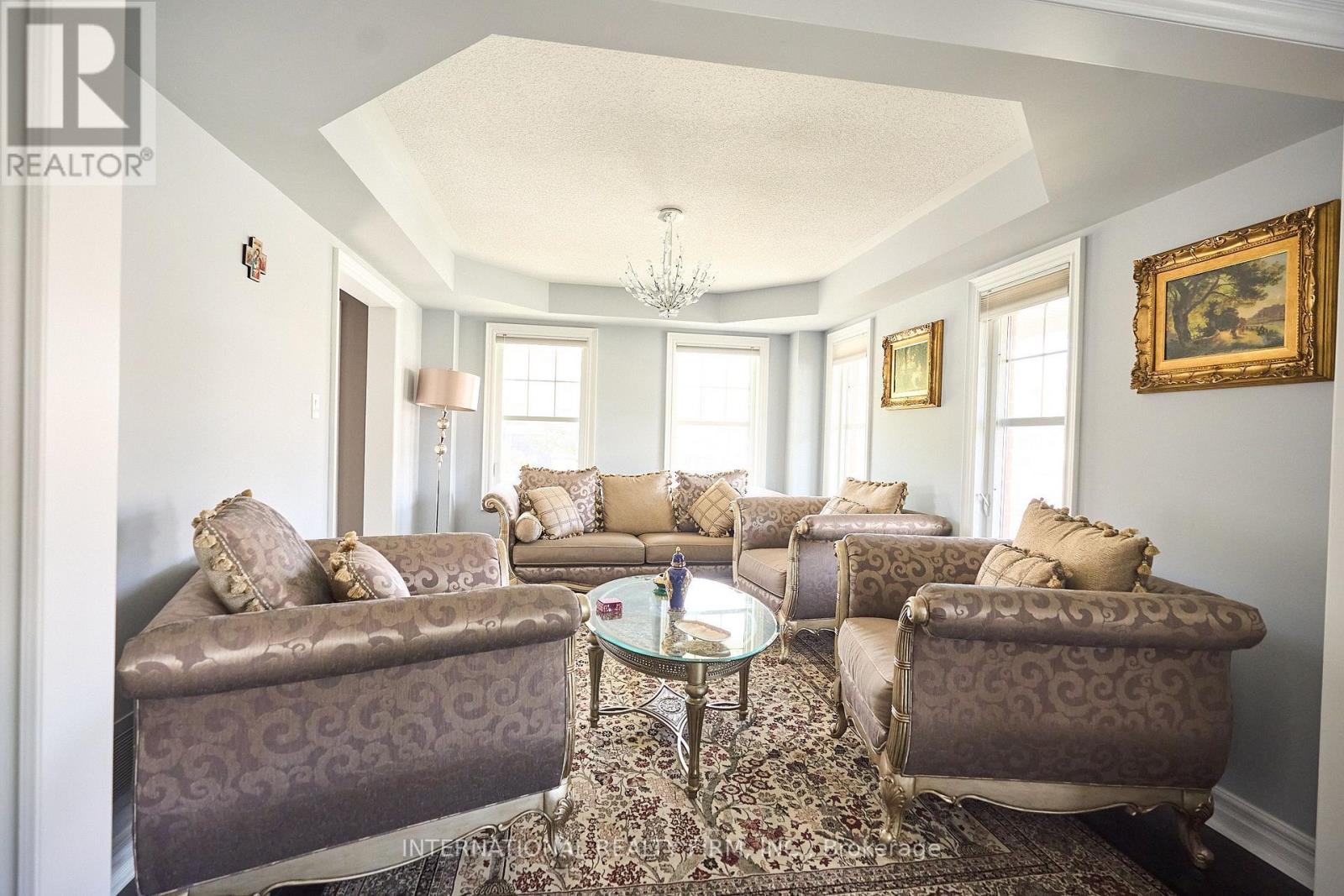 212 PRINGLE AVENUE - 9