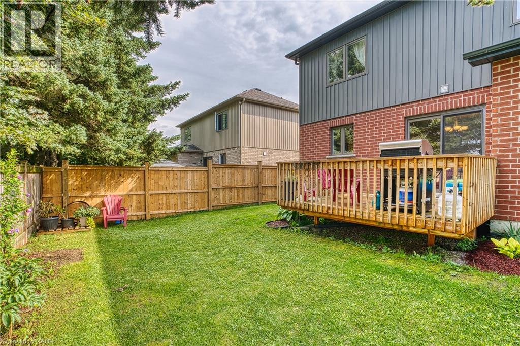 885 BINNING Street W - Image 34