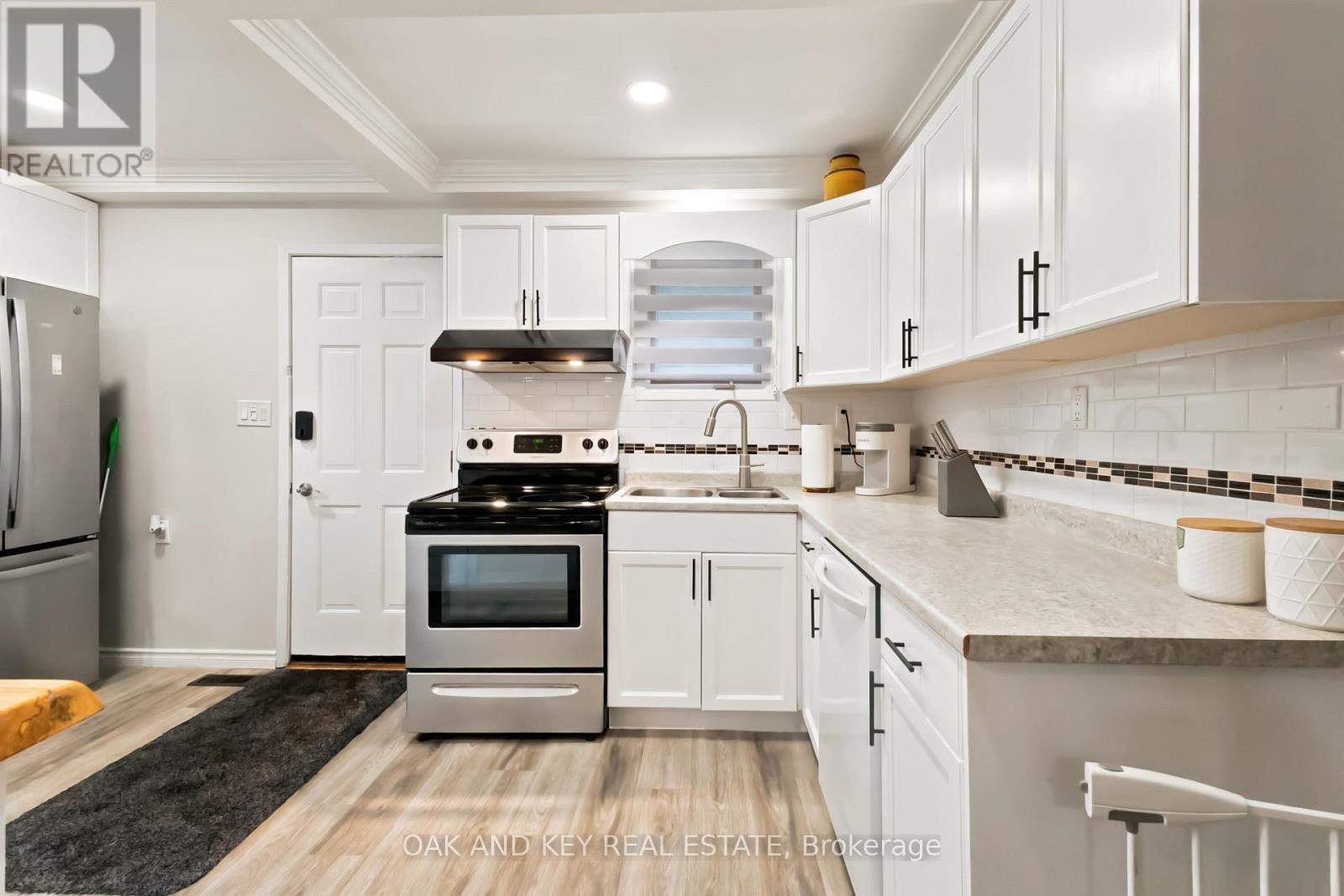 1 VANIER PLACE - Image 10