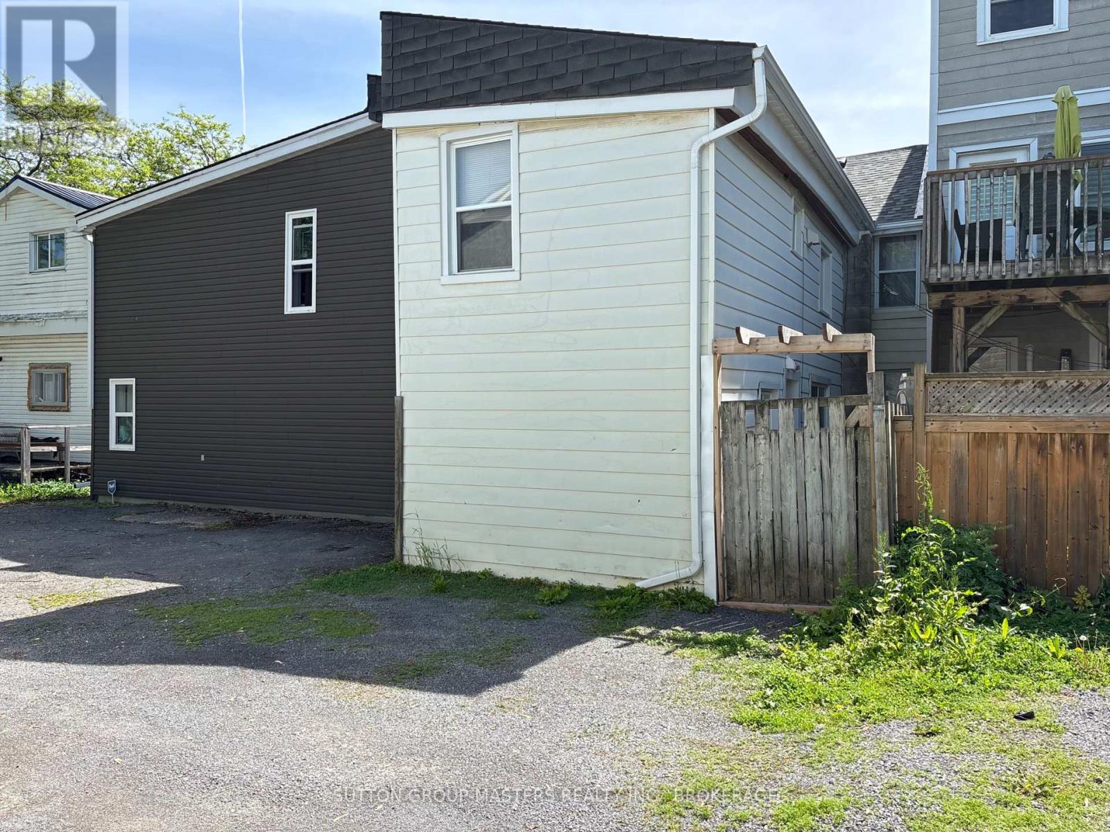 378 BARRIE STREET - 26