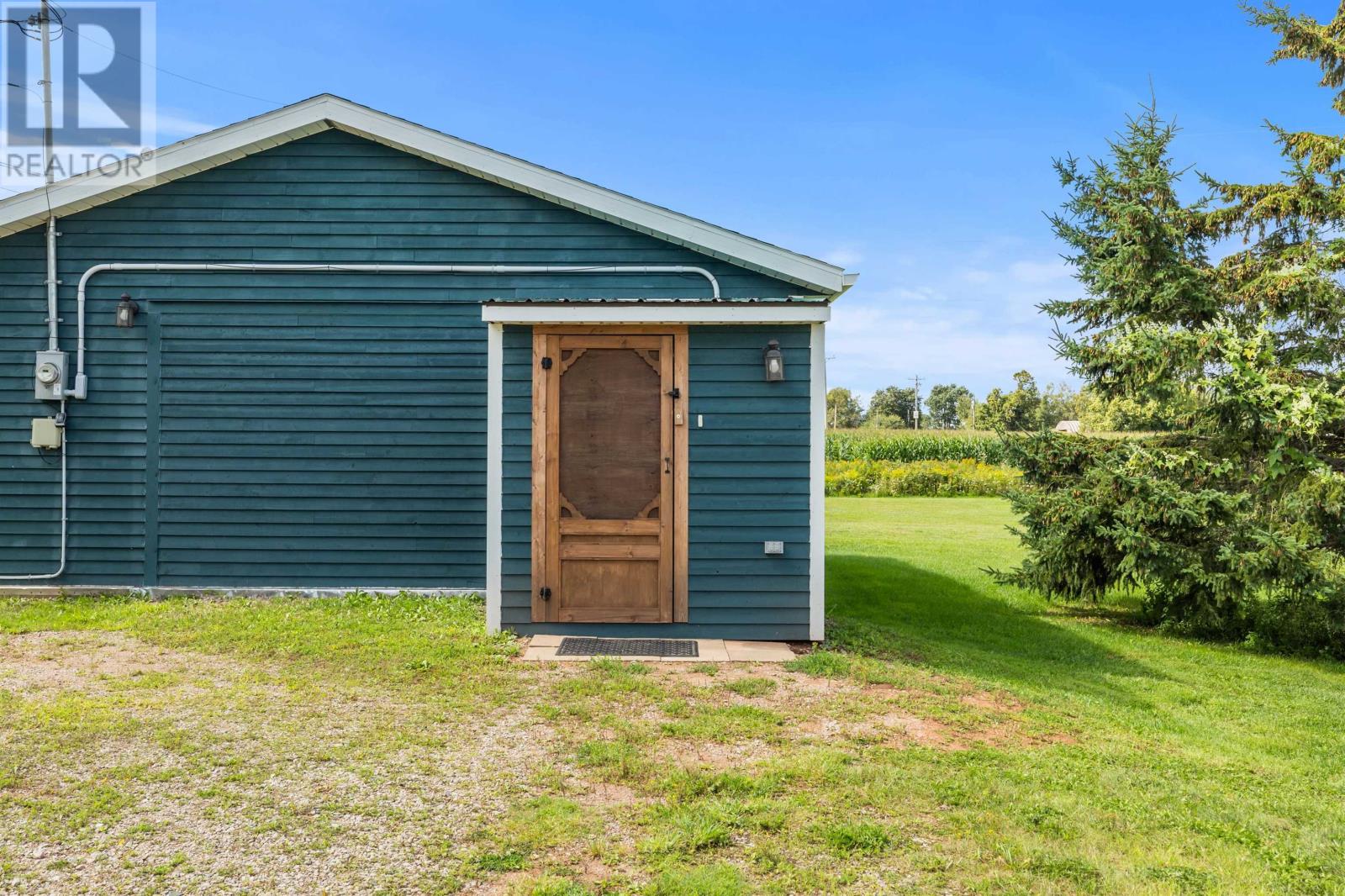 1366B Pownal Road - 32