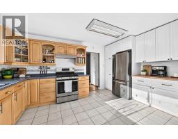 Bedroom - 411 Woodland Crescent Se, Calgary, AB T2J1J7 Photo 12