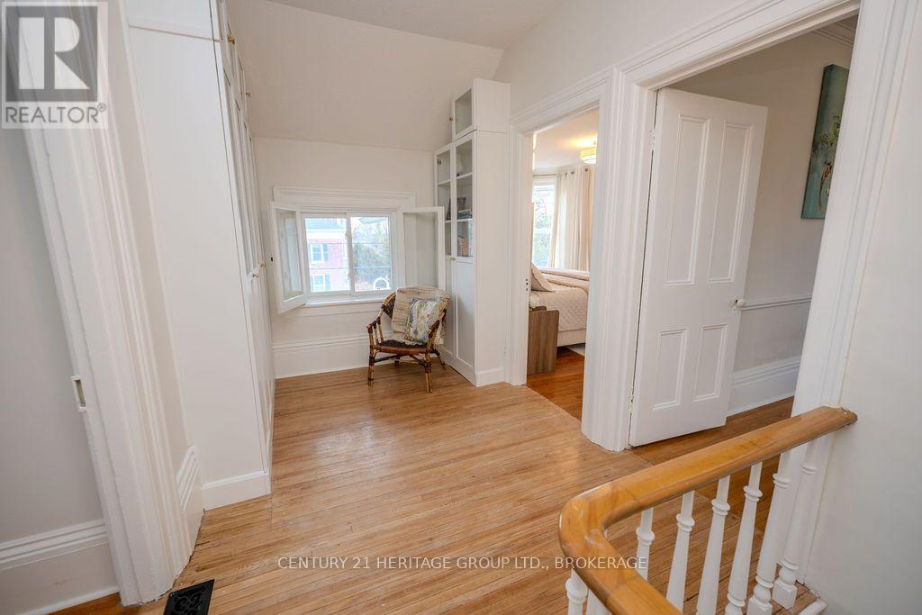201 BRIDGE STREET W - Image 34