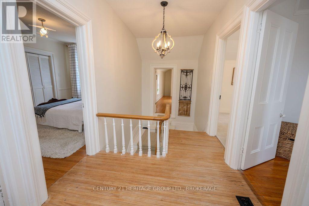 201 BRIDGE STREET W - Image 43